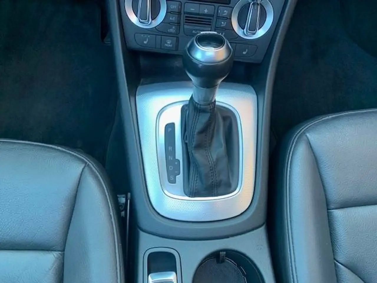 Audi Q3 снимка Audi Q3