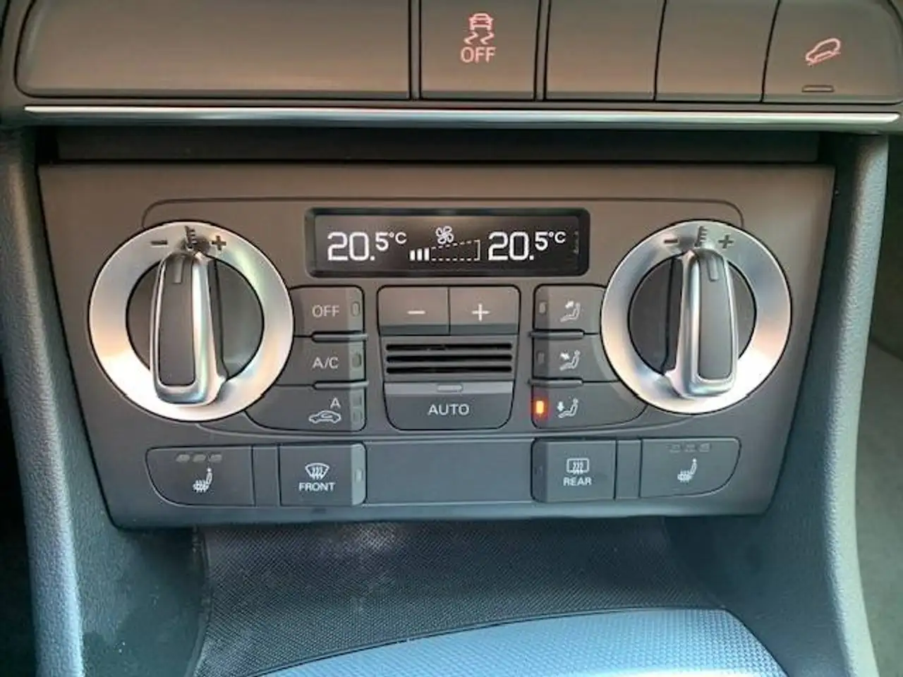 Audi Q3 снимка Audi Q3