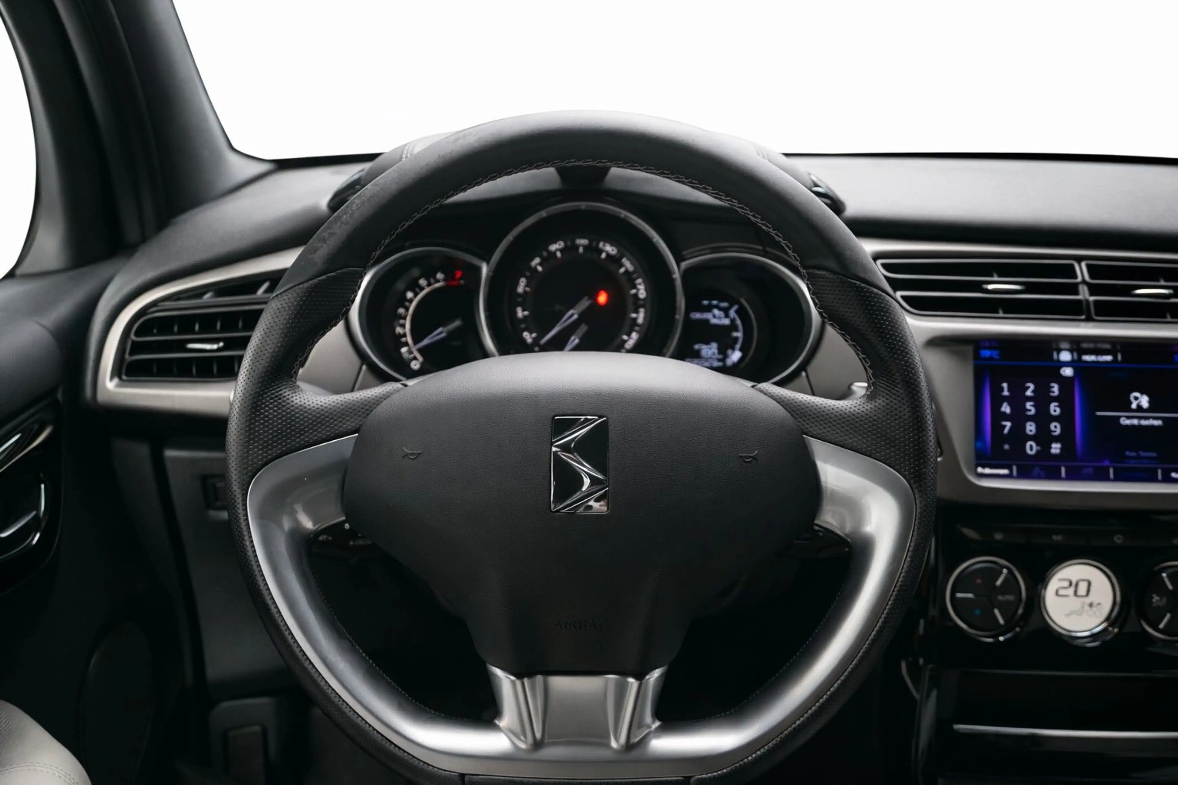 DS Automobiles DS 3 SoChic NAVI, LEDER, LED, SITZHEIZUNG, PDC — photo 12