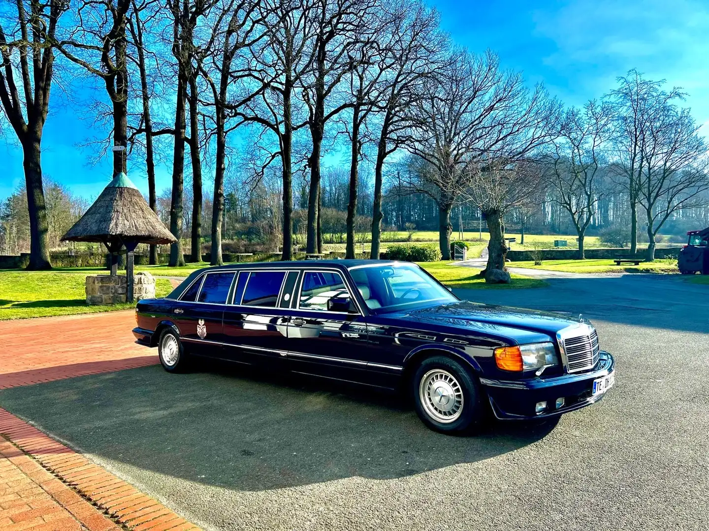 Mercedes-Benz S 560 560 SEL Pullman – Trasco T1000/44 Blau - 1