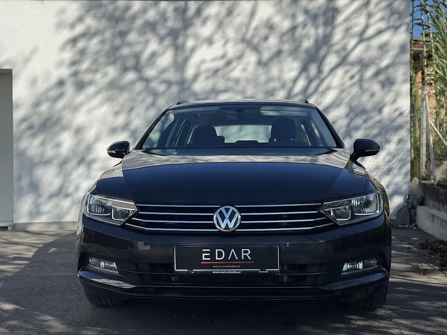 Volkswagen Passat 2,0 TDI DSG Schwarz - 1