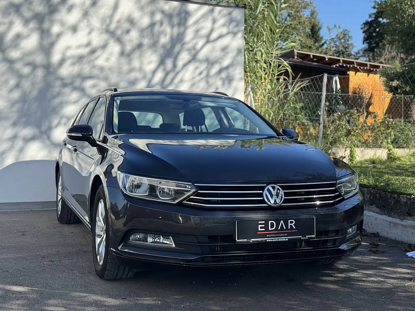 Volkswagen Passat 2,0 TDI DSG Schwarz - 2