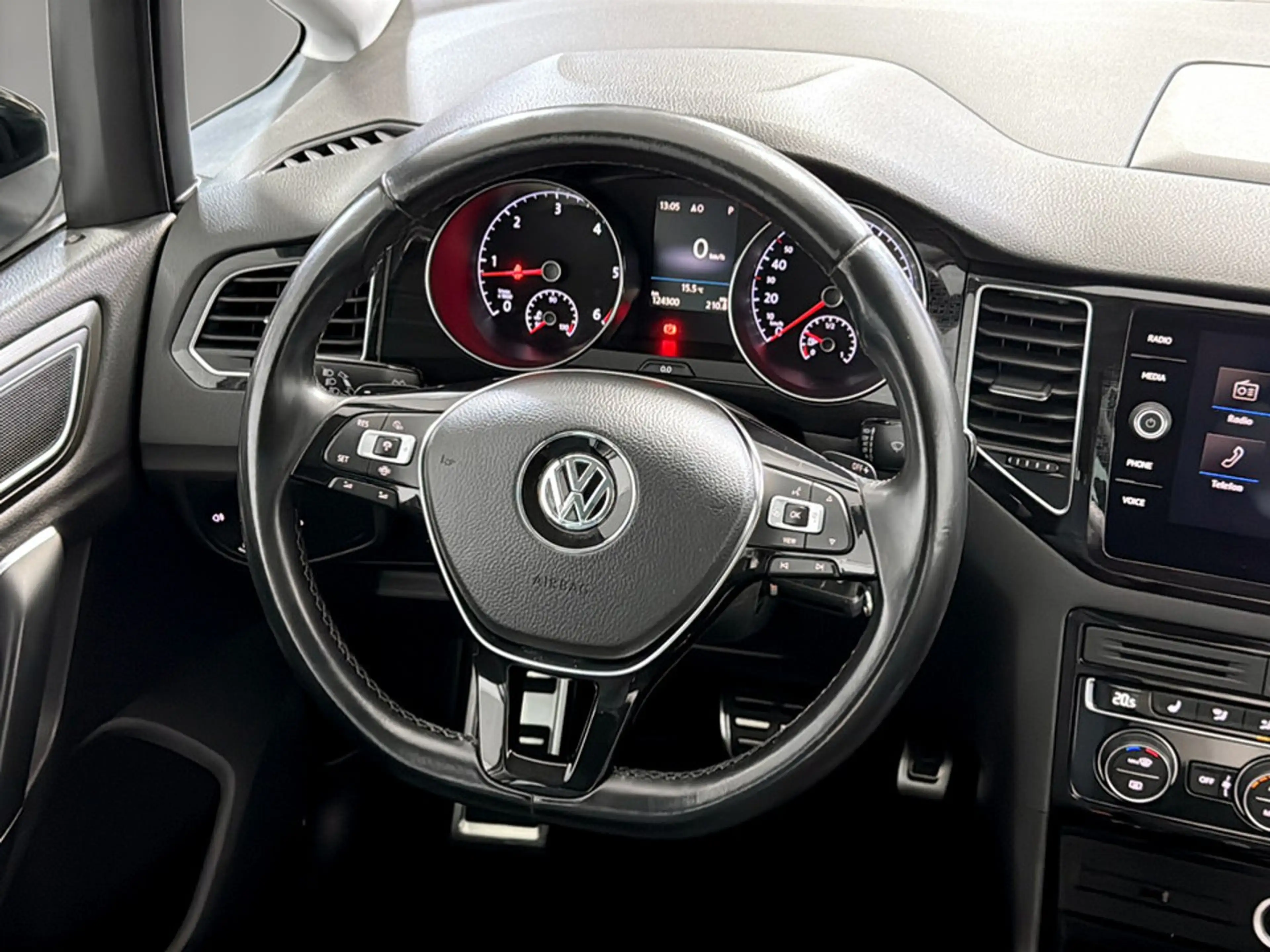 Volkswagen Golf Sportsvan Comfortline TDI SCR DSG — photo 9