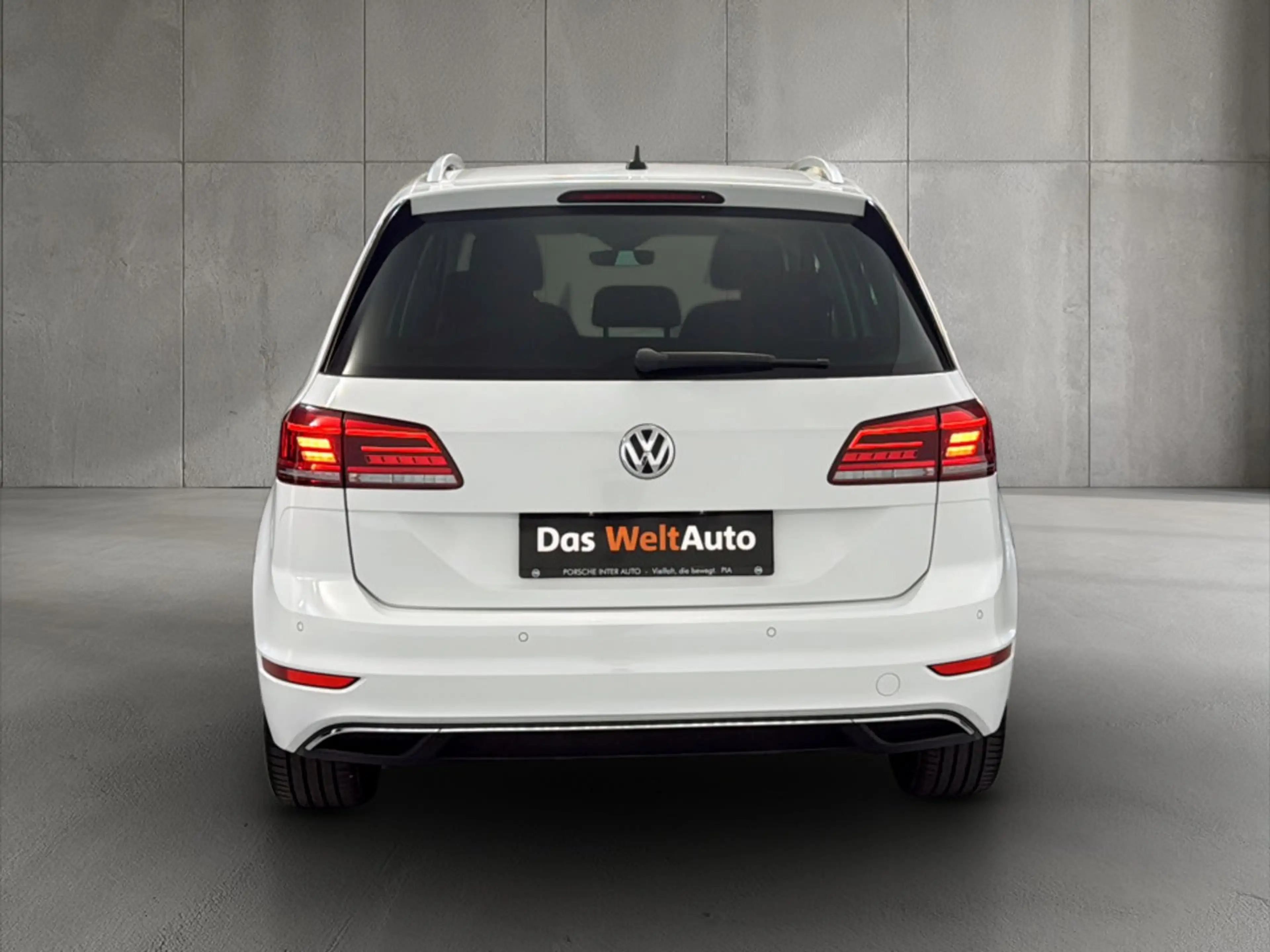 Volkswagen Golf Sportsvan Comfortline TDI SCR DSG — photo 5