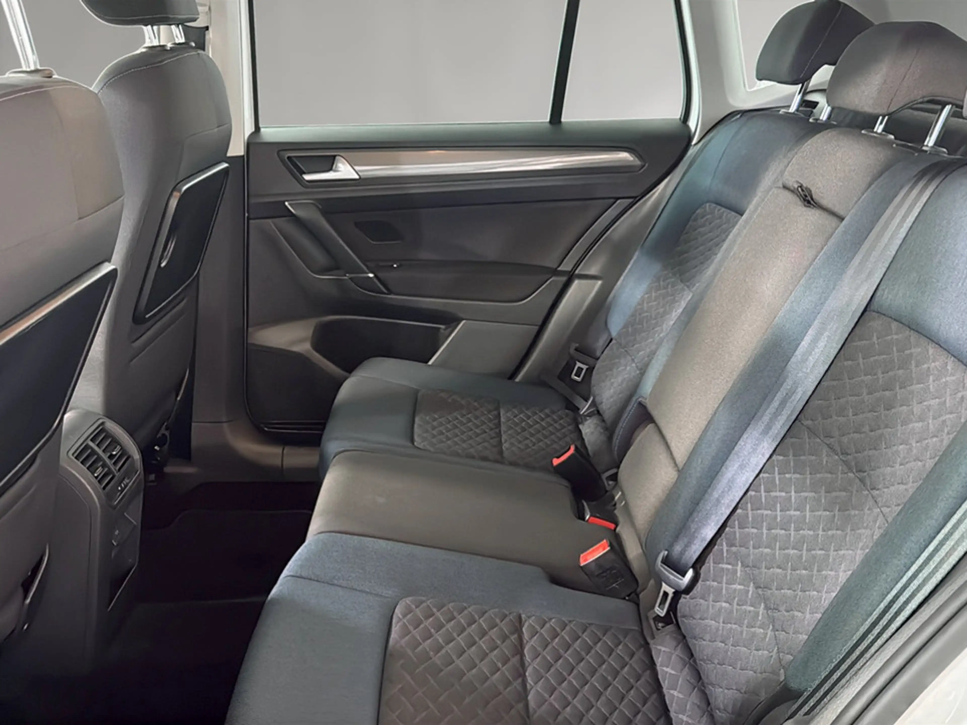 Volkswagen Golf Sportsvan Comfortline TDI SCR DSG — photo 8