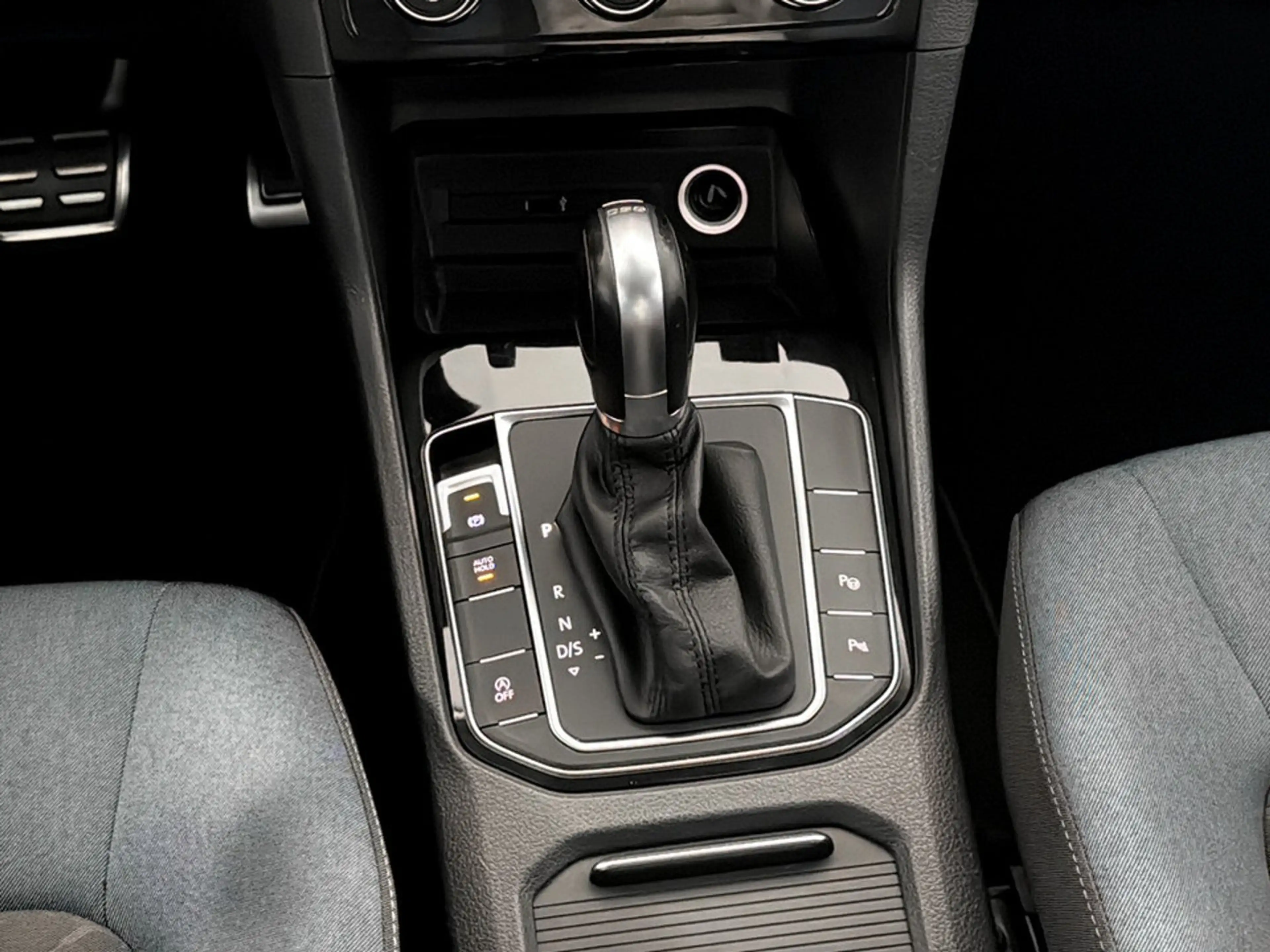Volkswagen Golf Sportsvan Comfortline TDI SCR DSG — photo 13