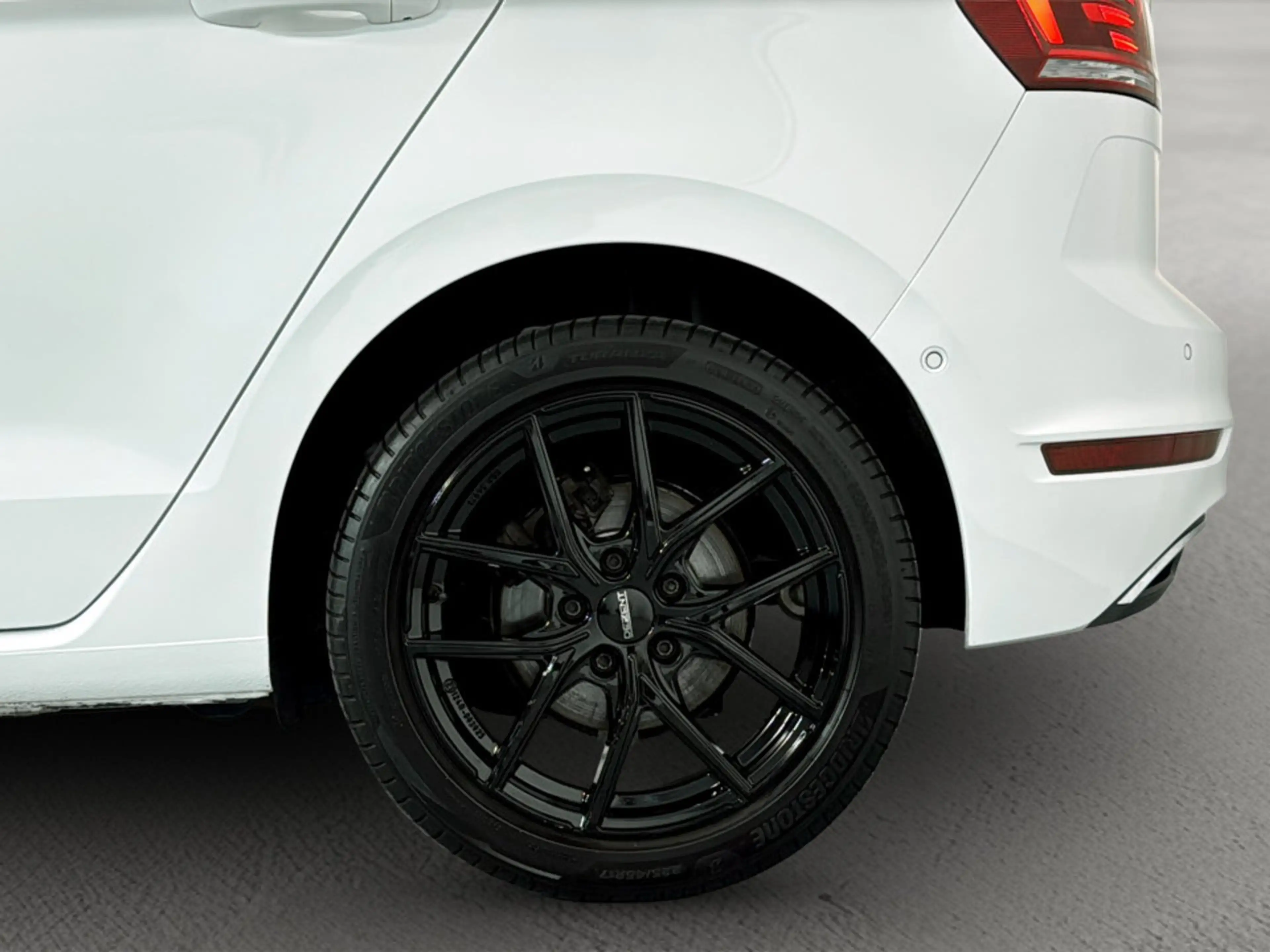 Volkswagen Golf Sportsvan Comfortline TDI SCR DSG — photo 6