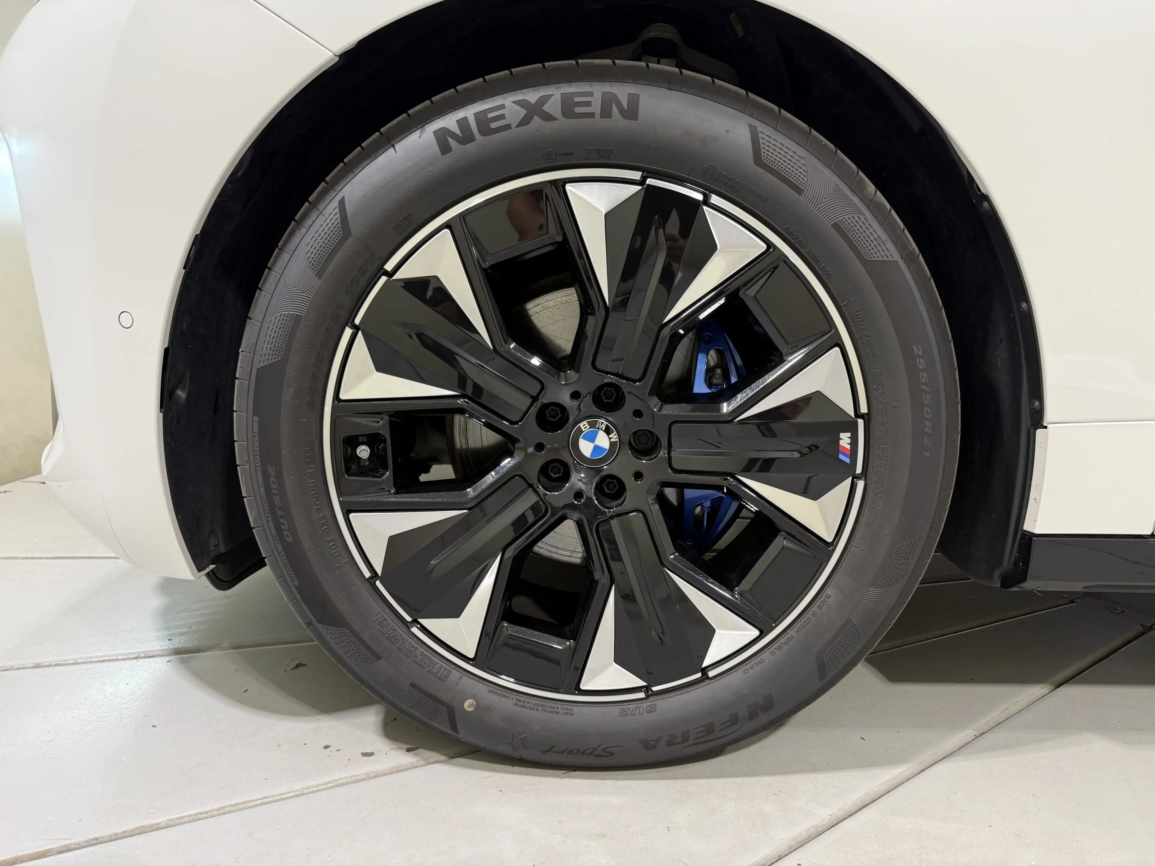 BMW iX xDrive45 M Sportpaket AHK ACC 360 ALED DA-Prof — photo 8