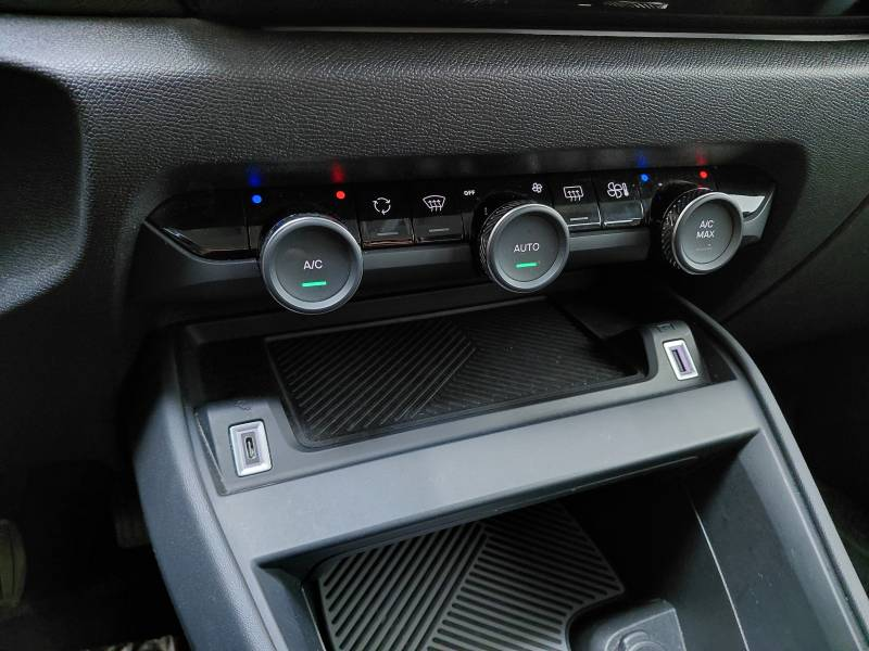 Citroen C4 3 1.2 PureTech 100 S&S MAN6 Feel — photo 18