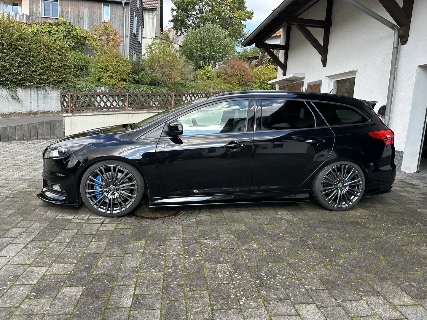 Ford Focus Turnier 2.0 EcoBoost ST mit Leder-Sport-Paket - 2