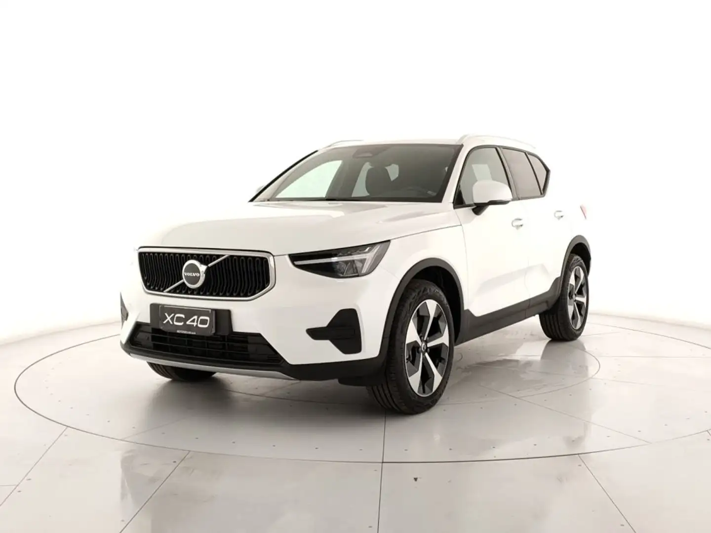 Volvo XC40 B3 automatico Core - MY26 Bianco - 2