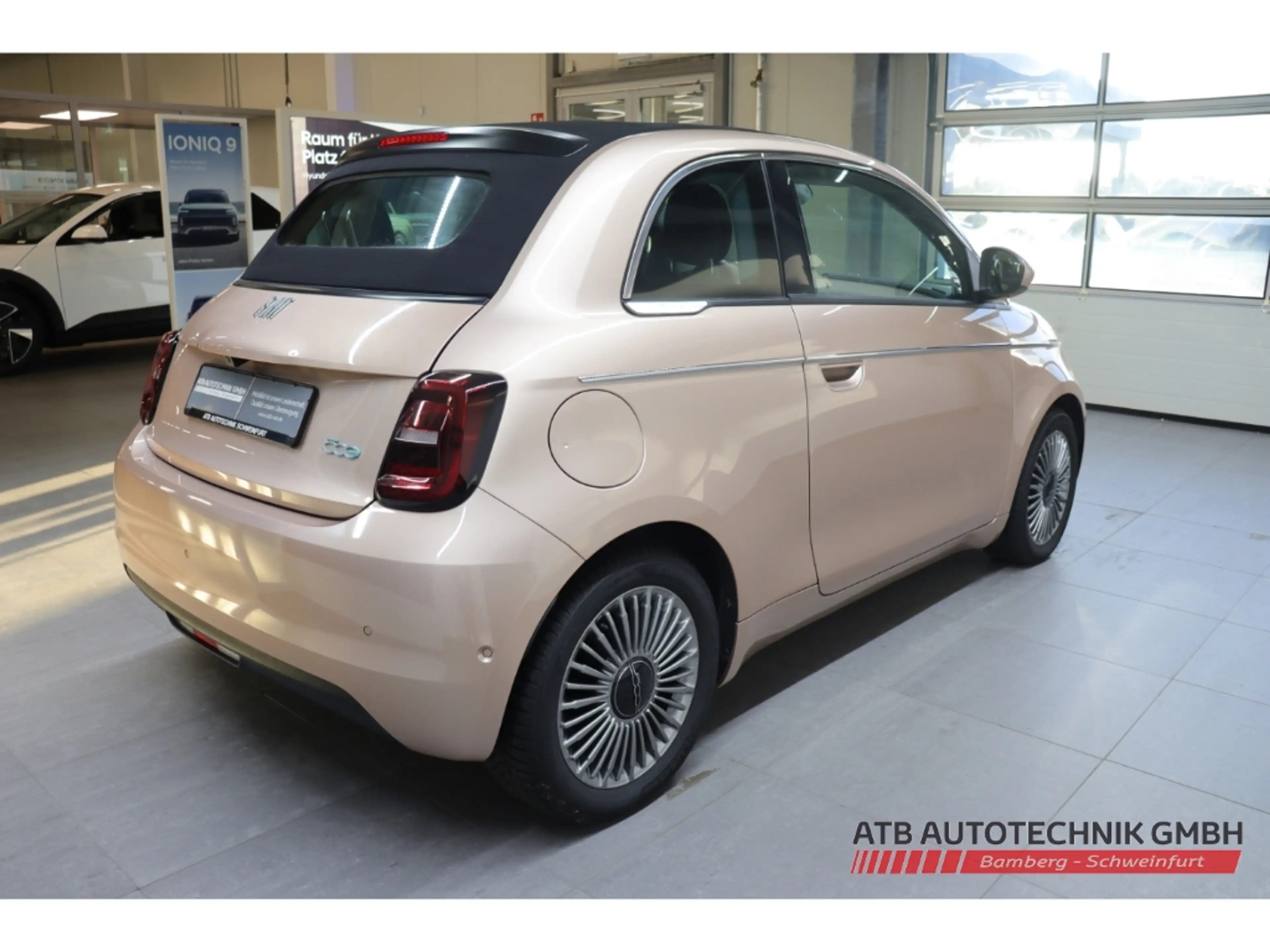 Fiat 500e 42kWh SOH 95,7% Komfort- und Stylepaket — photo 7