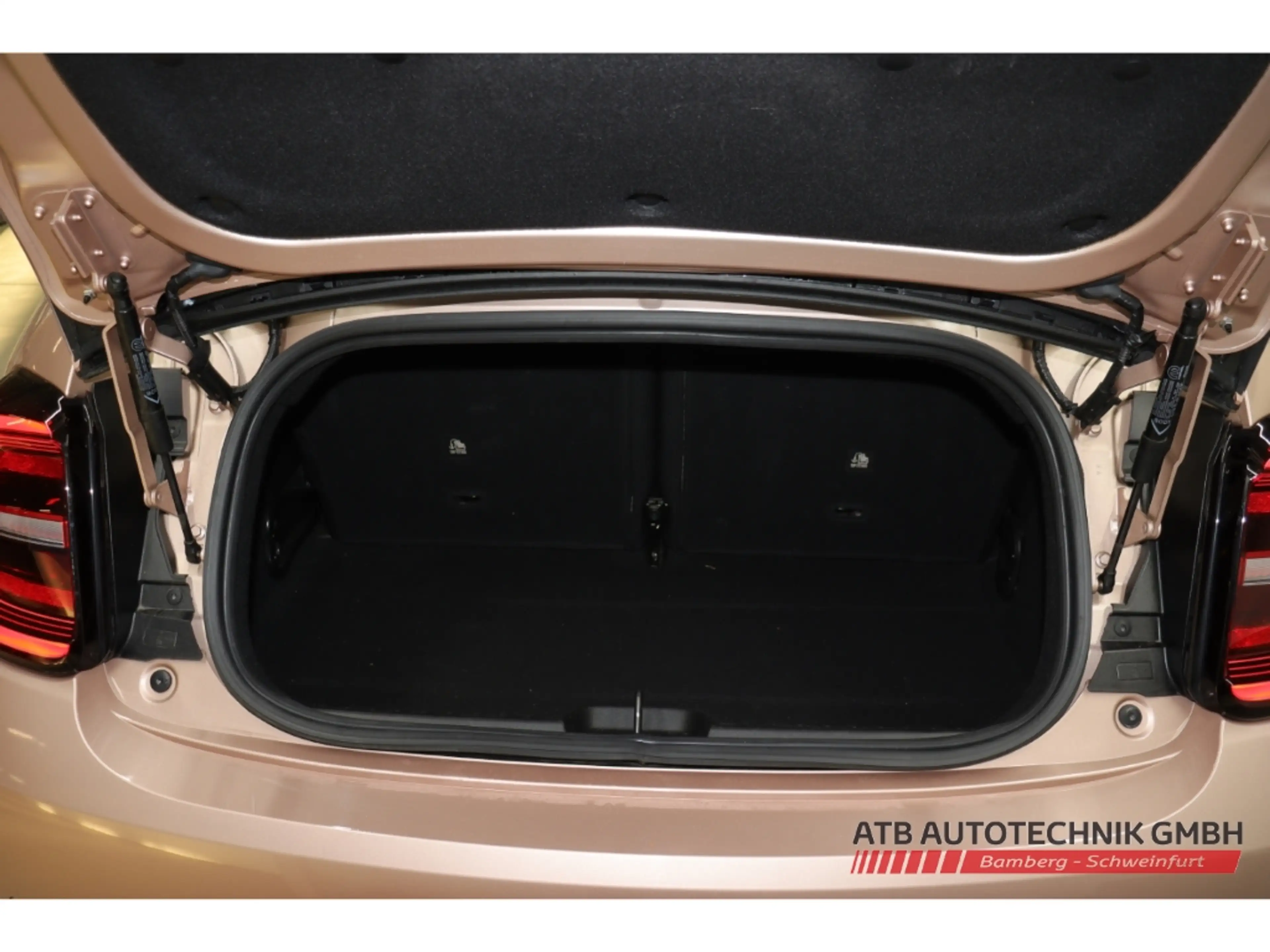Fiat 500e 42kWh SOH 95,7% Komfort- und Stylepaket — photo 12