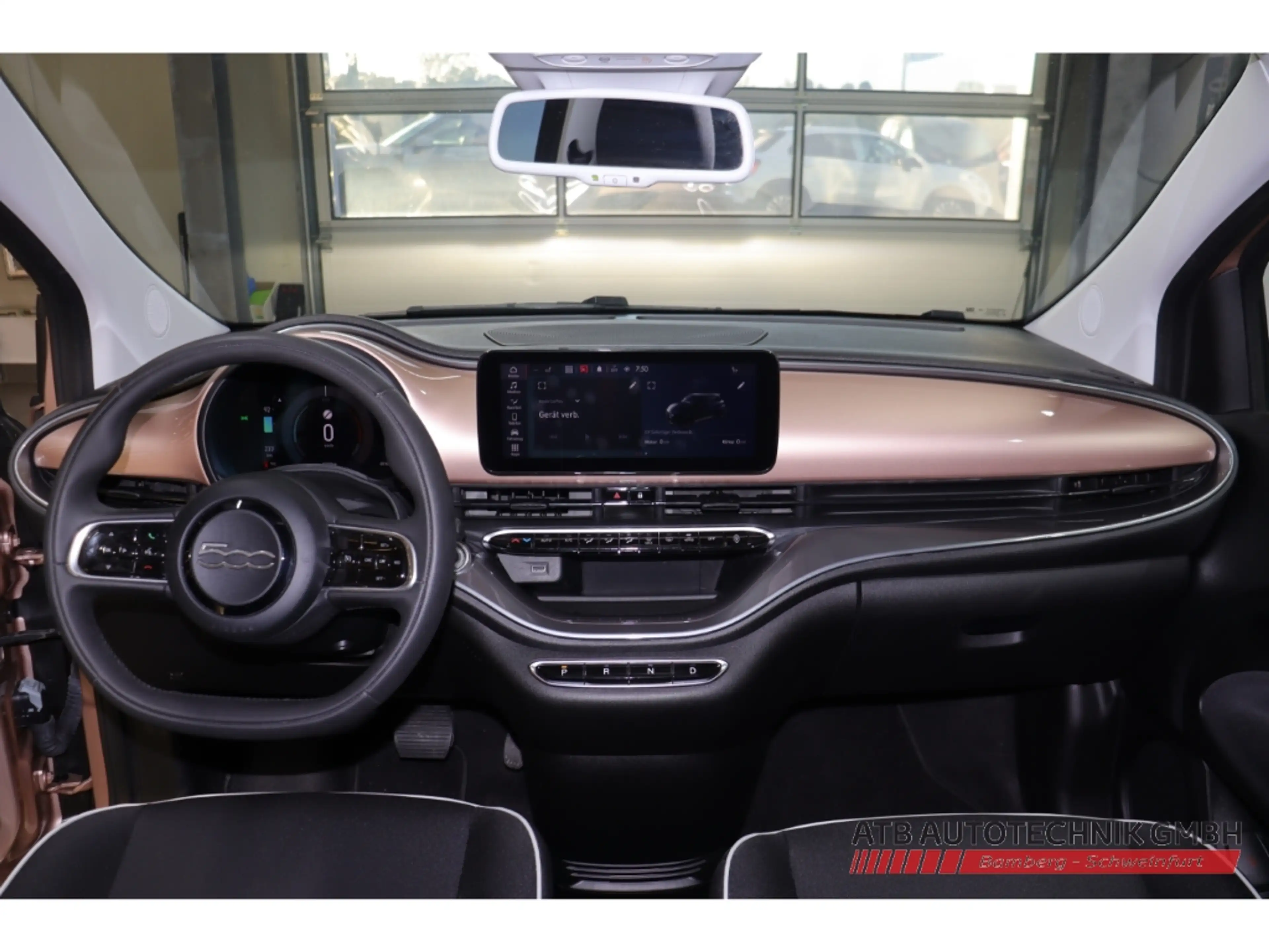 Fiat 500e 42kWh SOH 95,7% Komfort- und Stylepaket — photo 10