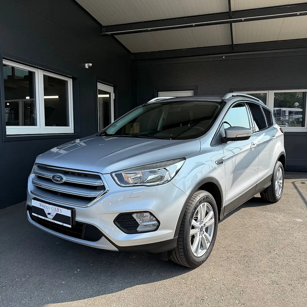 Ford Kuga 1,5 TDCi Trend Start/Stop Silber - 1