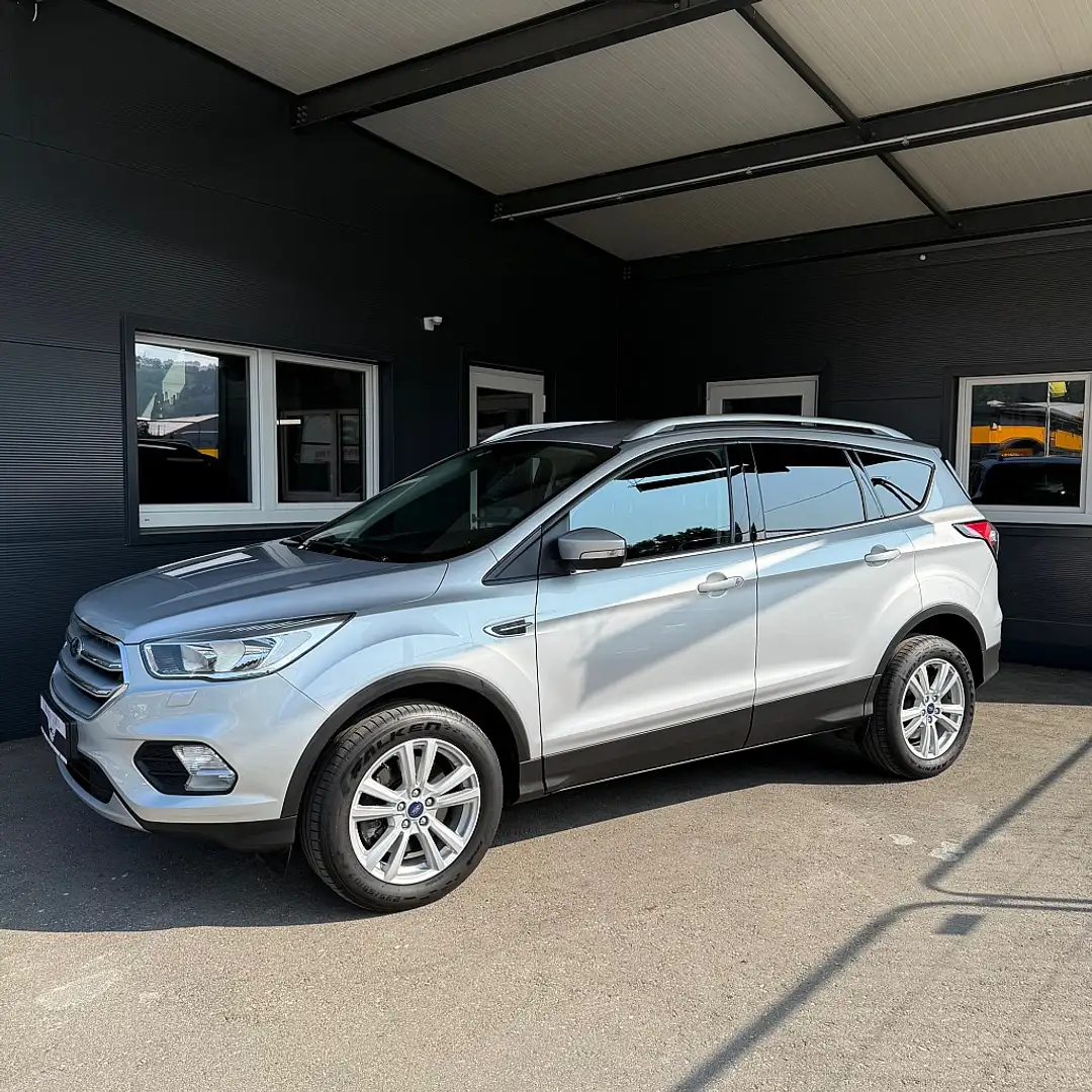 Ford Kuga 1,5 TDCi Trend Start/Stop Silber - 2