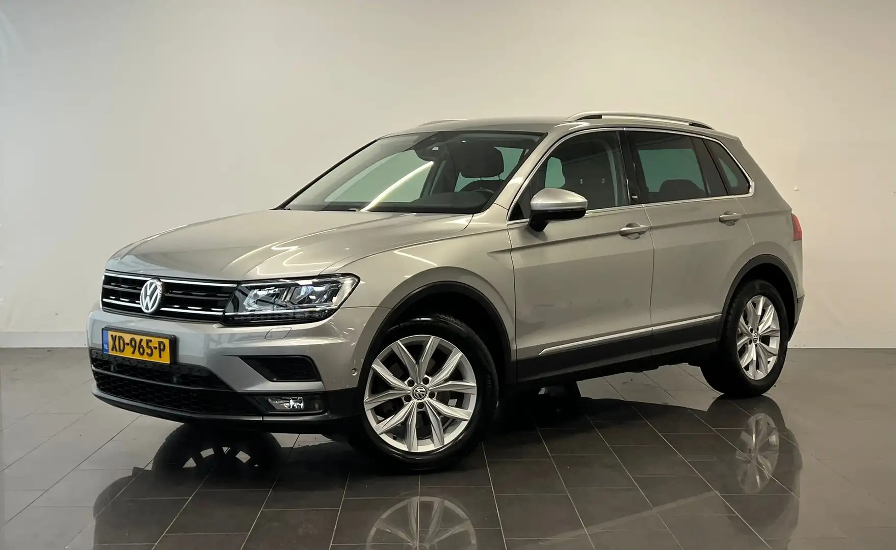 Volkswagen Tiguan 1.4 TSI ACT Highline Business R | Airco (automatis Gris - 1