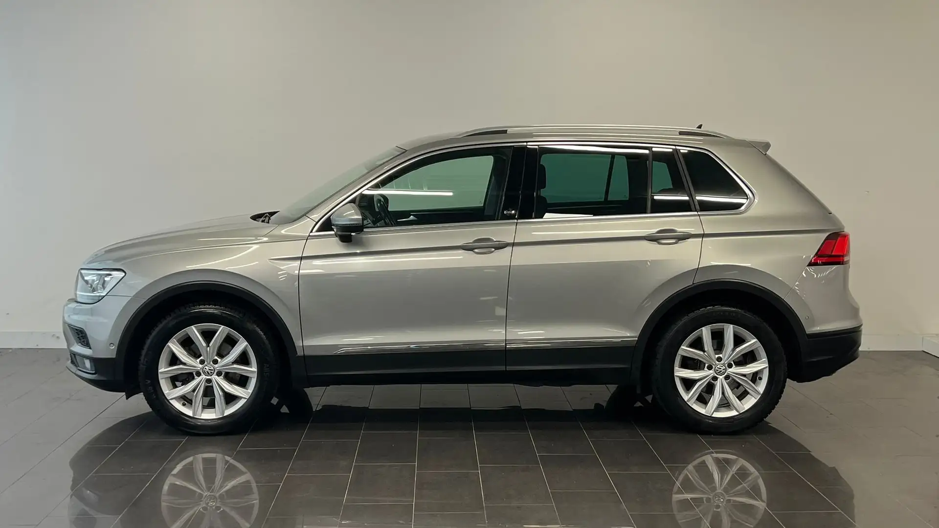 Volkswagen Tiguan 1.4 TSI ACT Highline Business R | Airco (automatis Gris - 2