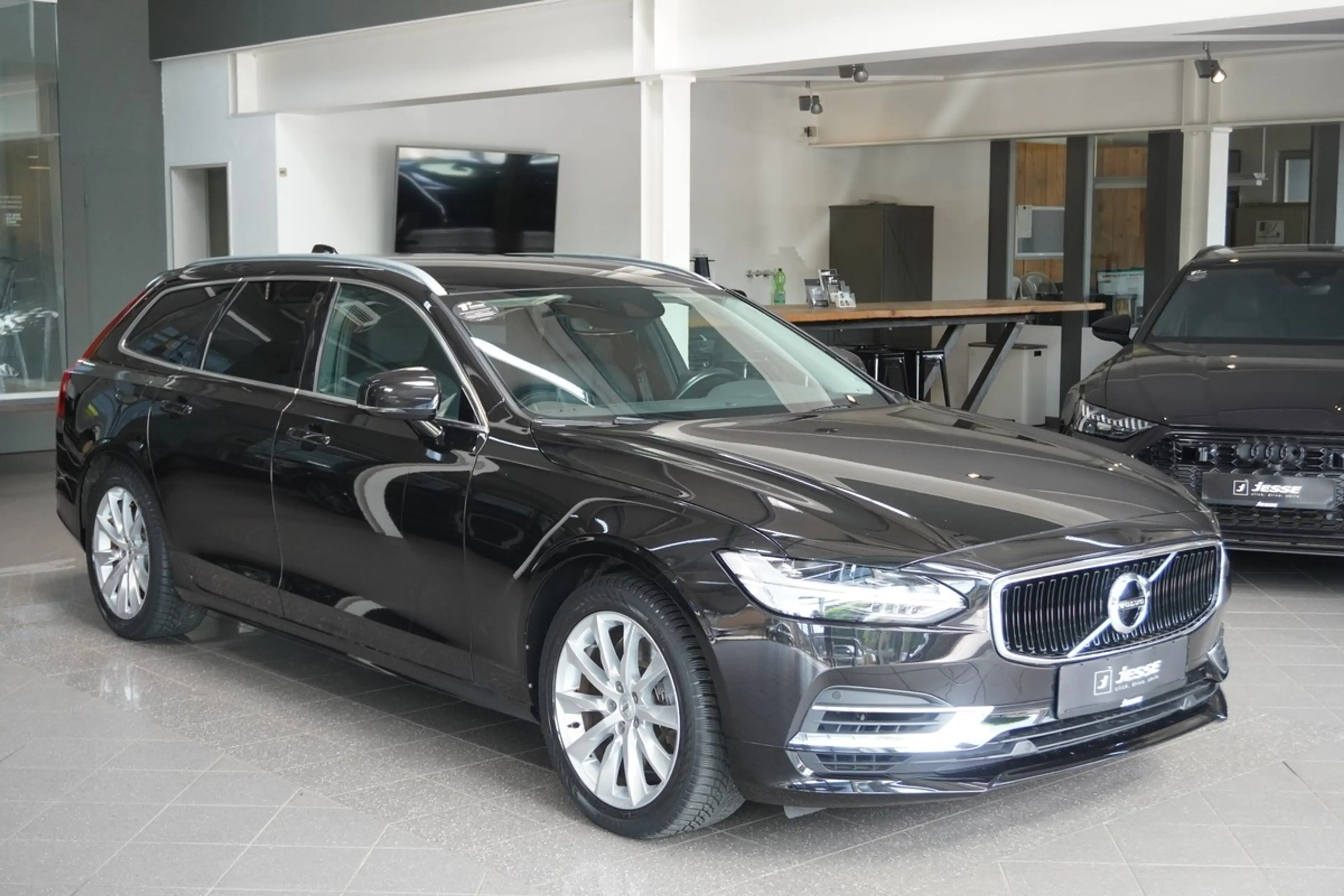 Volvo V90 T8 Twin Engine Inscription LED ACC AHK — photo 3