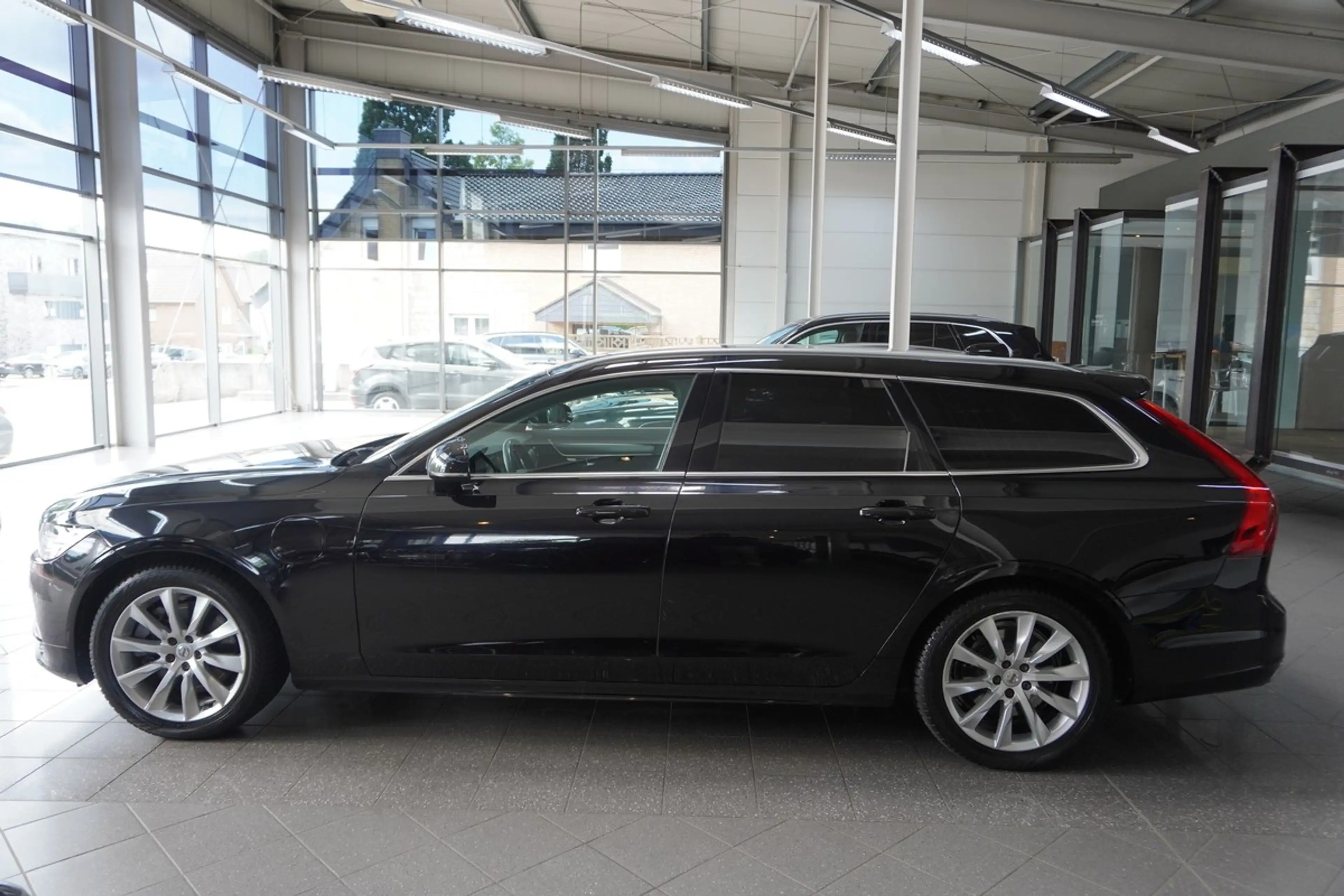 Volvo V90 T8 Twin Engine Inscription LED ACC AHK — photo 9