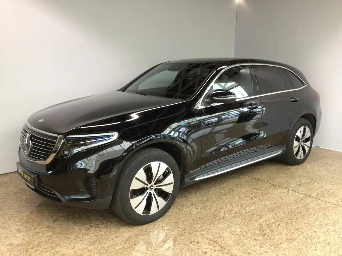 Mercedes-Benz EQC 400 EQC 400 4M SHD/AHK/Kamera/Totw/Sound/Ambiente Navi Fekete - 2