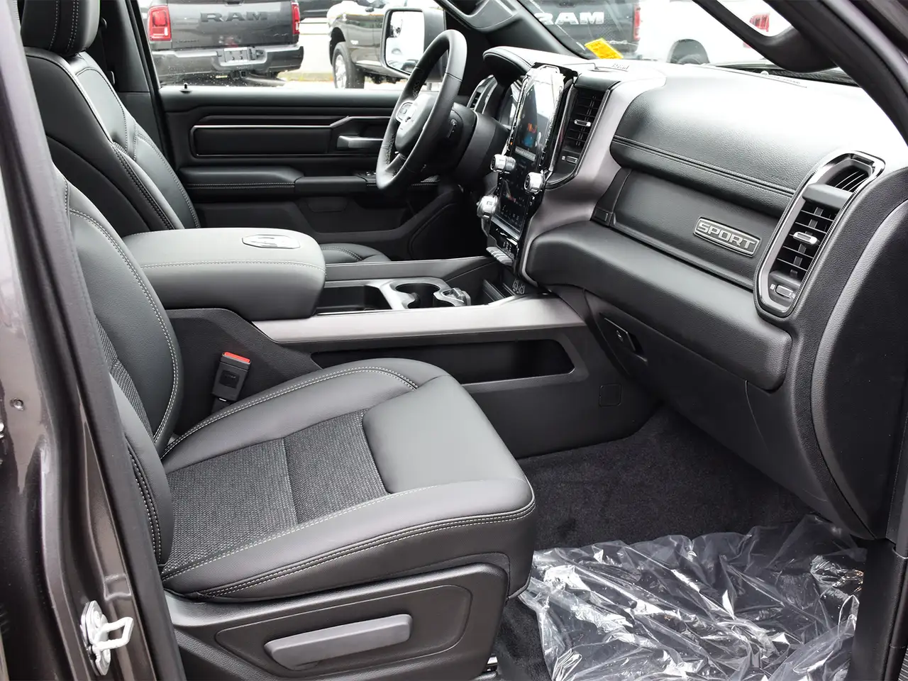 RAM 1500 снимка RAM 1500