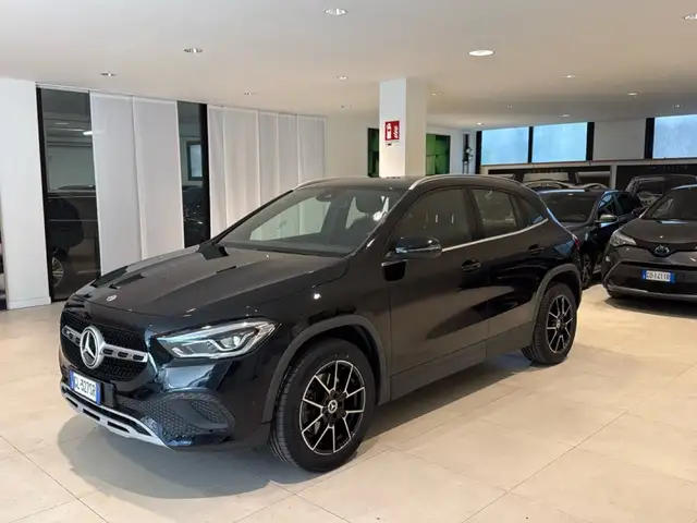 Mercedes-Benz GLA 250 e hybrid EQ Bus. Extra Navi Cruise FariLED 18”
