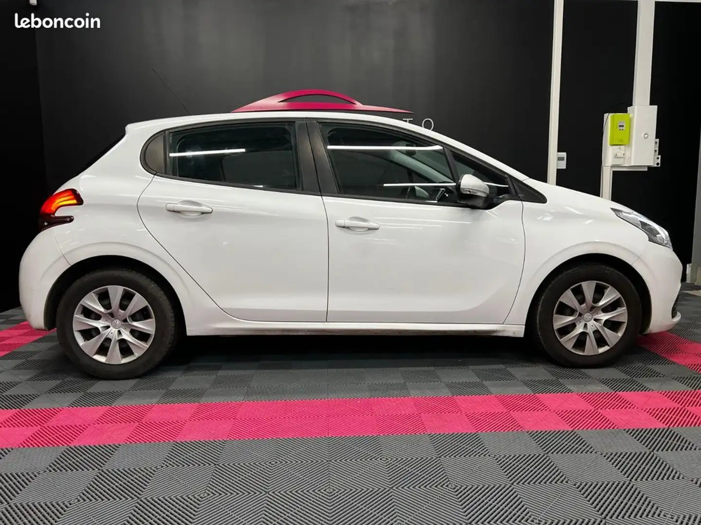 Peugeot 208 1.6 BlueHDi 75ch BVM5 Access APPLE CARPLAY Weiß - 2