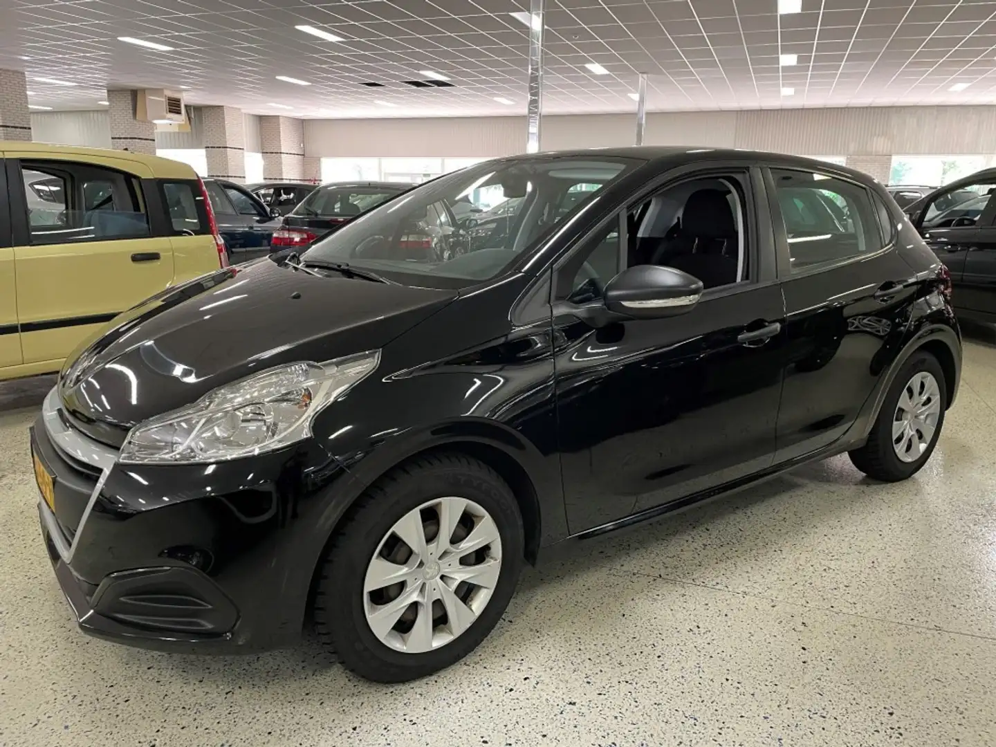 Peugeot 208 AIRCO / CRUISE / USB / AUX / BLUETOOTH Zwart - 1