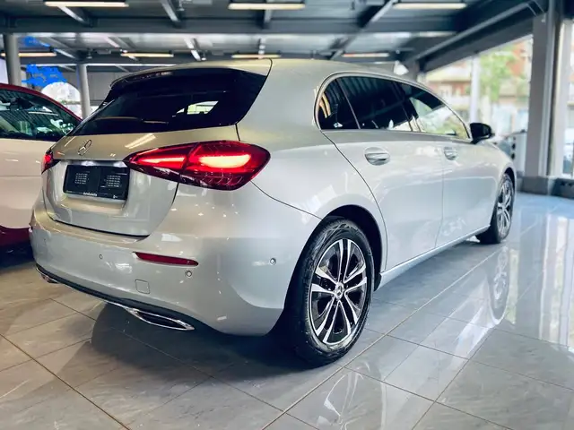 Mercedes-Benz A 180 Progressive Advanced Mild-Hybrid