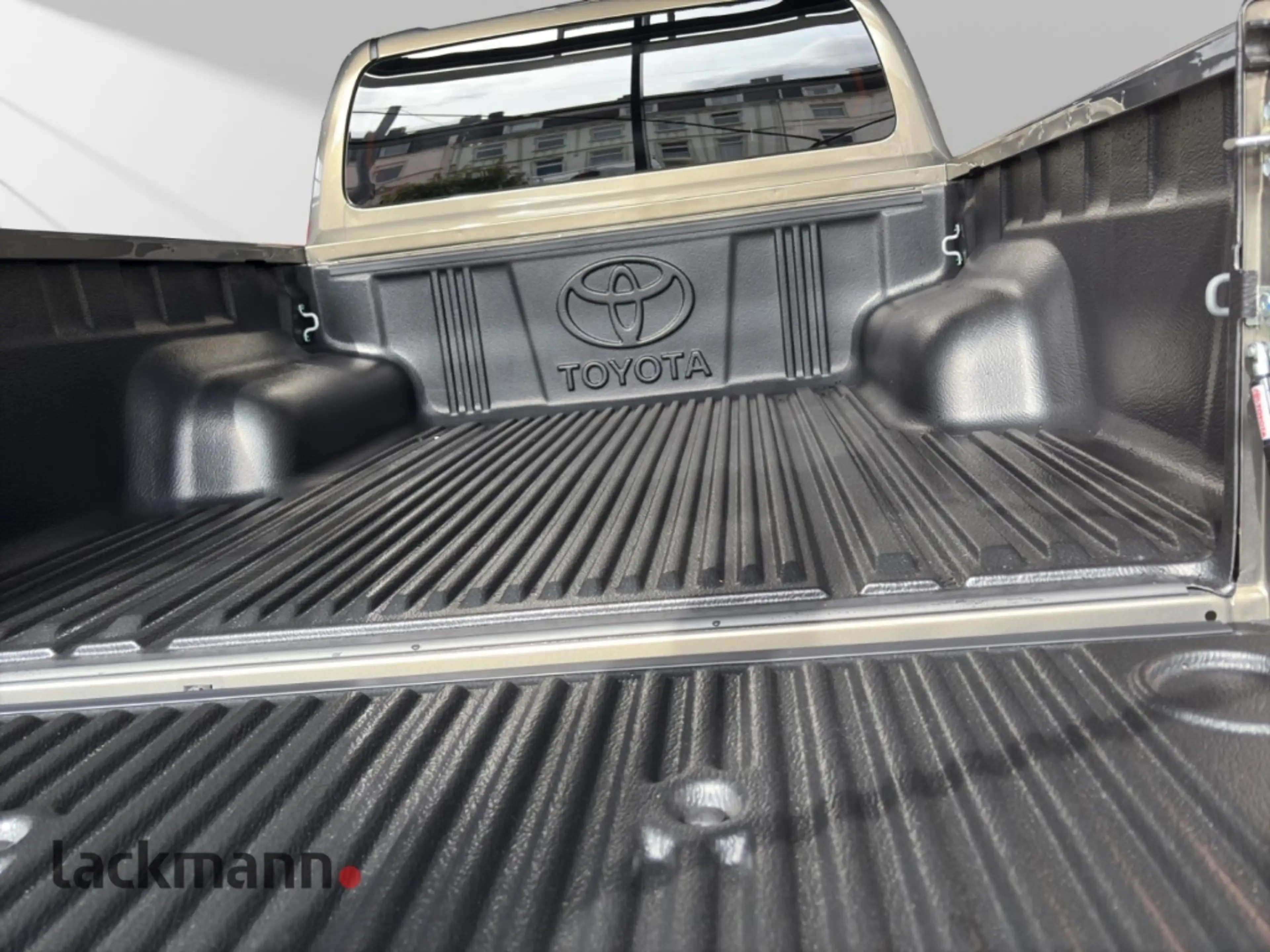 Toyota Hilux 2.8 D-4D 4X4 Double Cab Invincible*Navi*JBL — photo 7