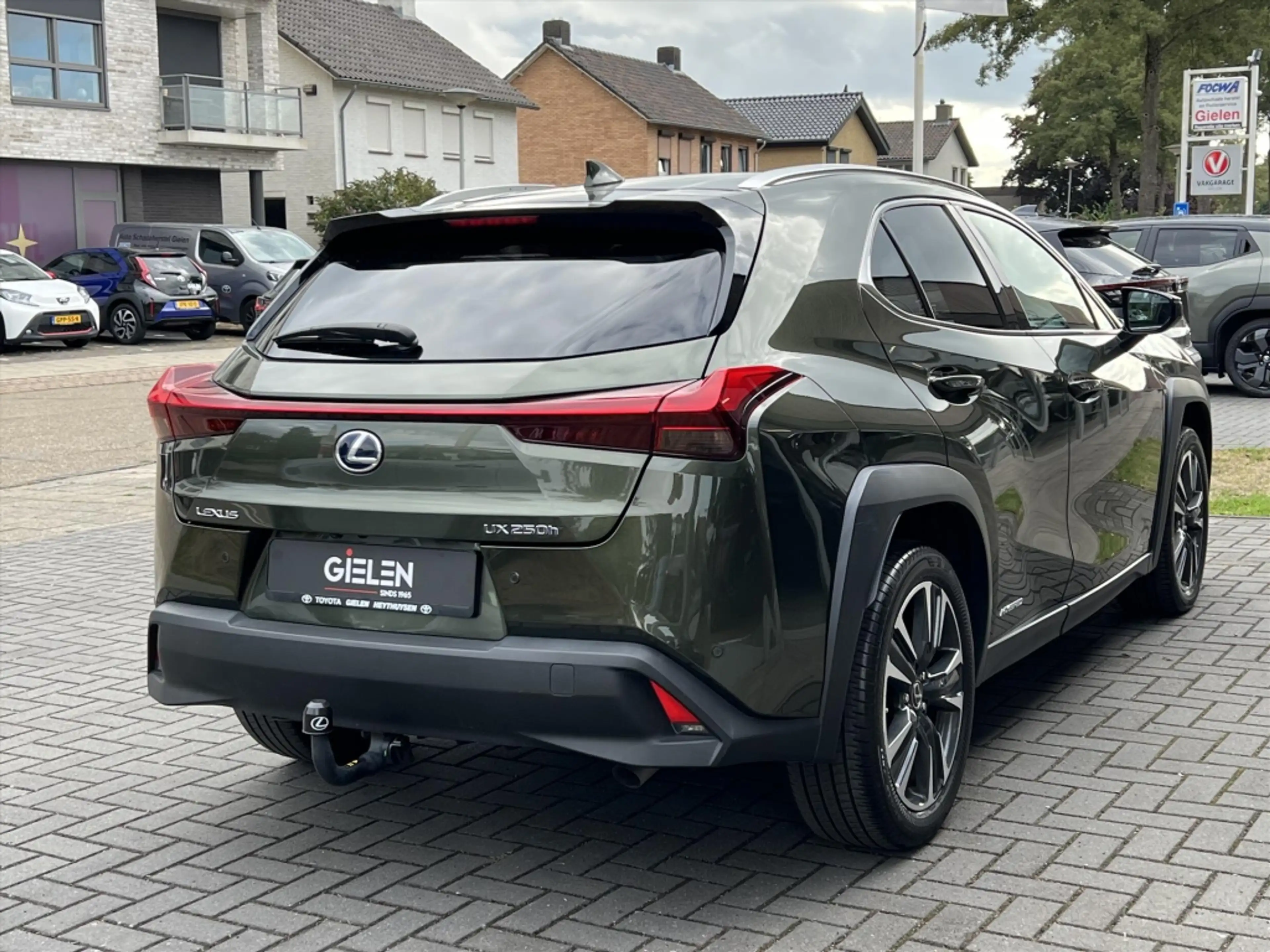 Lexus UX 250h Preference Line | Trekhaak, Dodehoekherkenning, 18 — photo 4