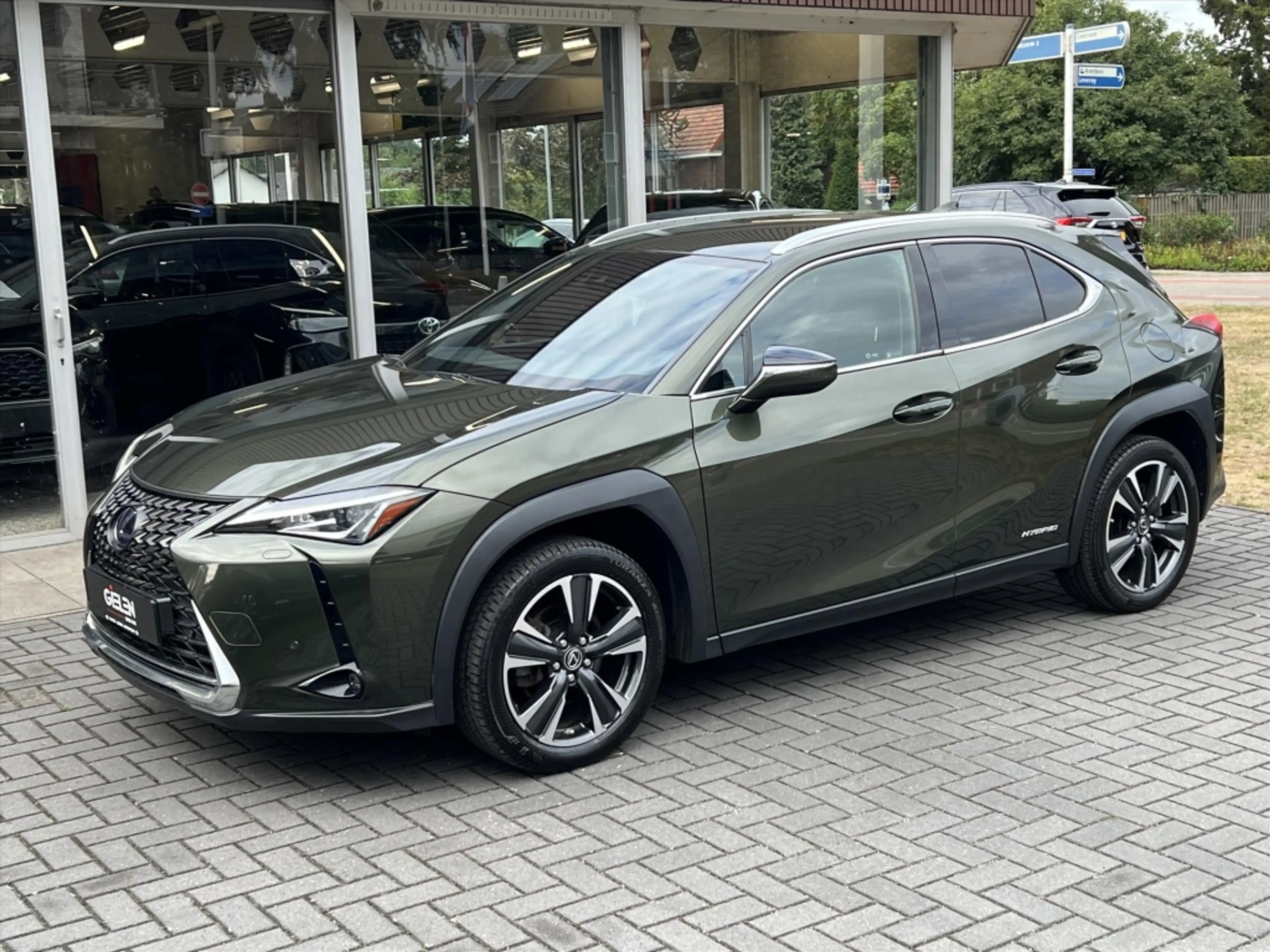 Lexus UX 250h Preference Line | Trekhaak, Dodehoekherkenning, 18 — photo 6