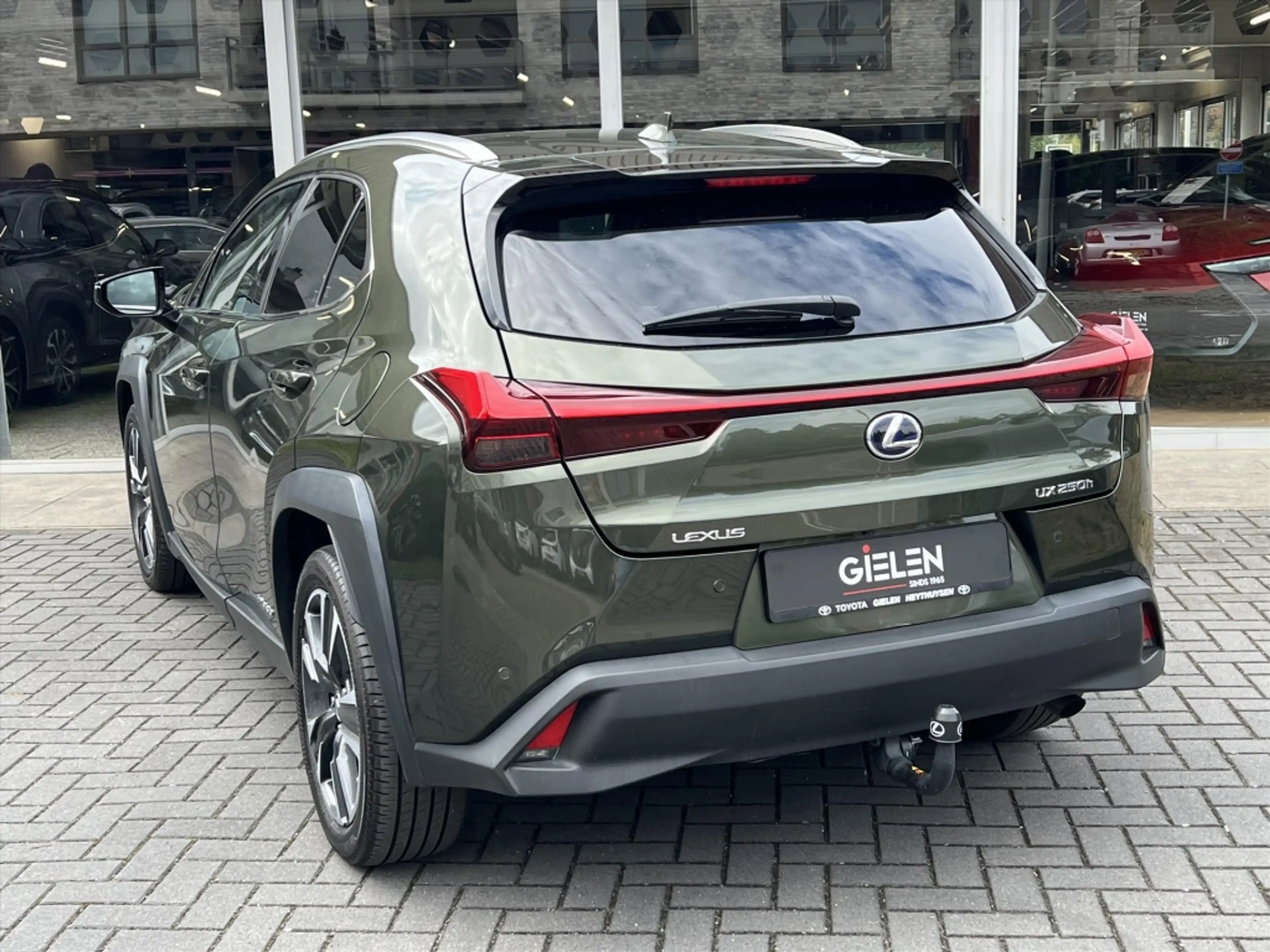 Lexus UX 250h Preference Line | Trekhaak, Dodehoekherkenning, 18 — photo 13