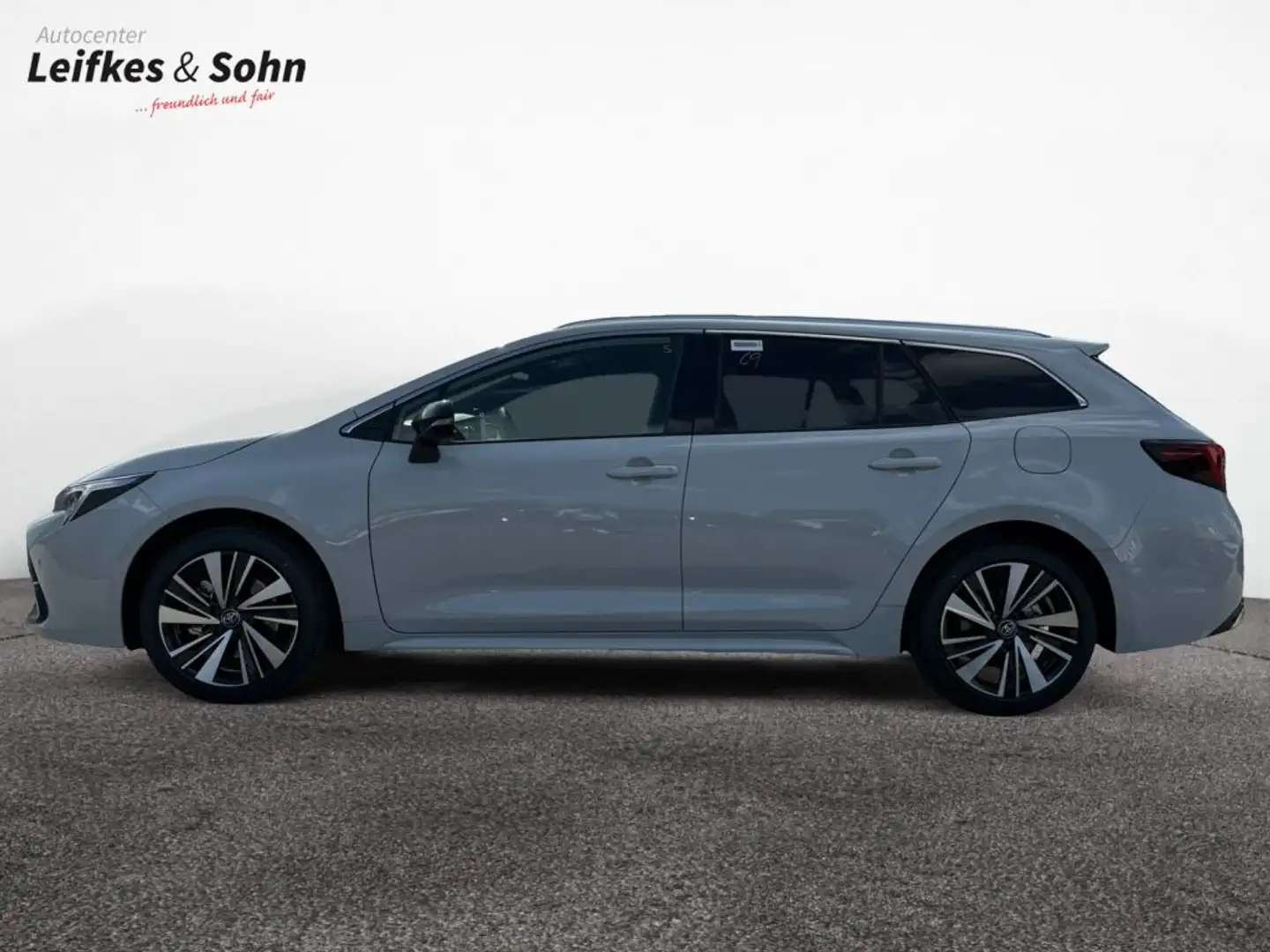 Toyota Corolla 2.0 Hybrid Touring Sports Teamplayer Grau - 2