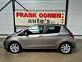 Toyota Yaris 1.5 Hybrid 75PK Dynamic 1e eigenaar|NL auto|Dealer Marrón - thumbnail 2