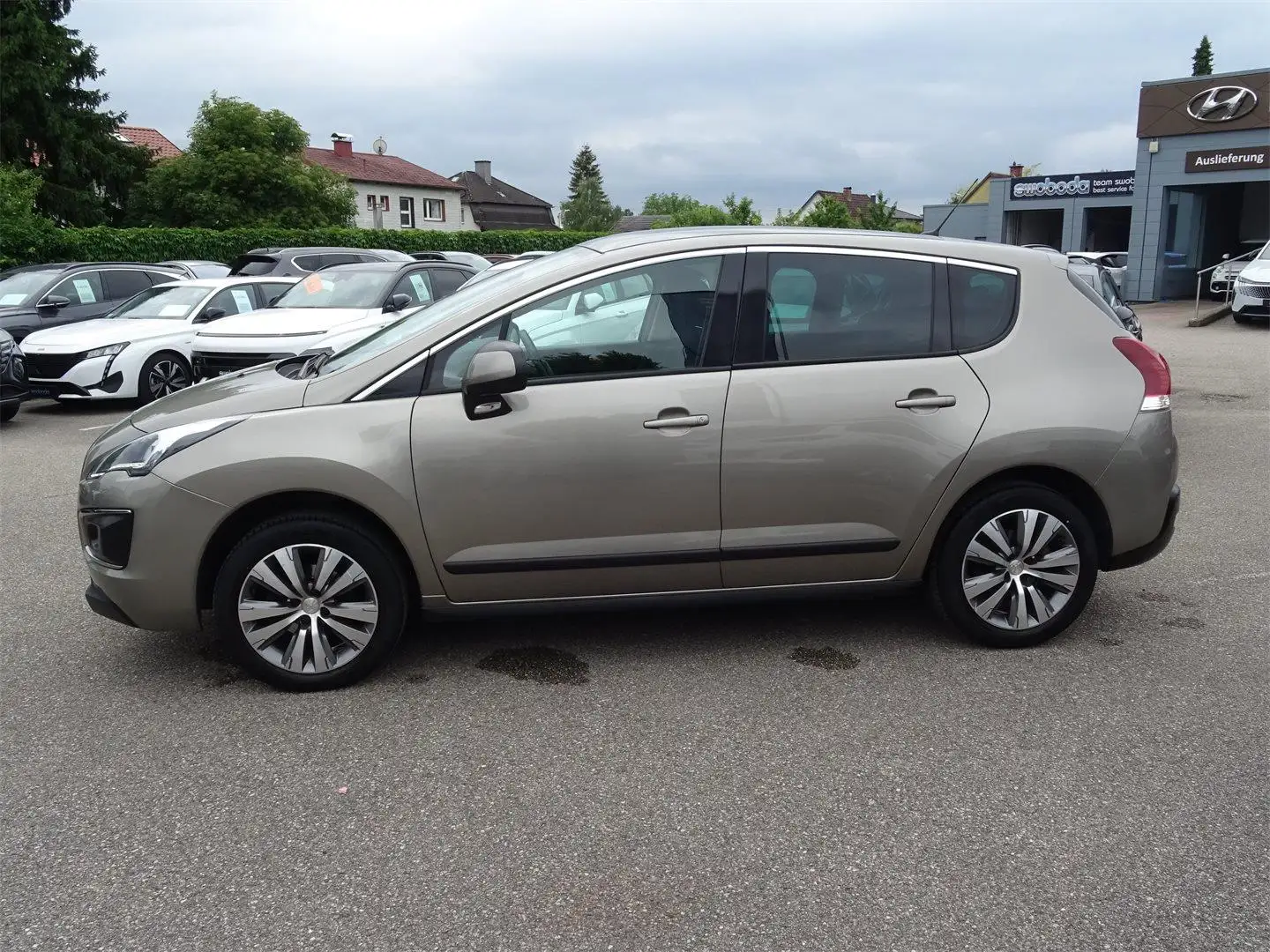 Peugeot 3008 1,6 BlueHDi 120 S&S Allure/Panoramad. Brun - 2