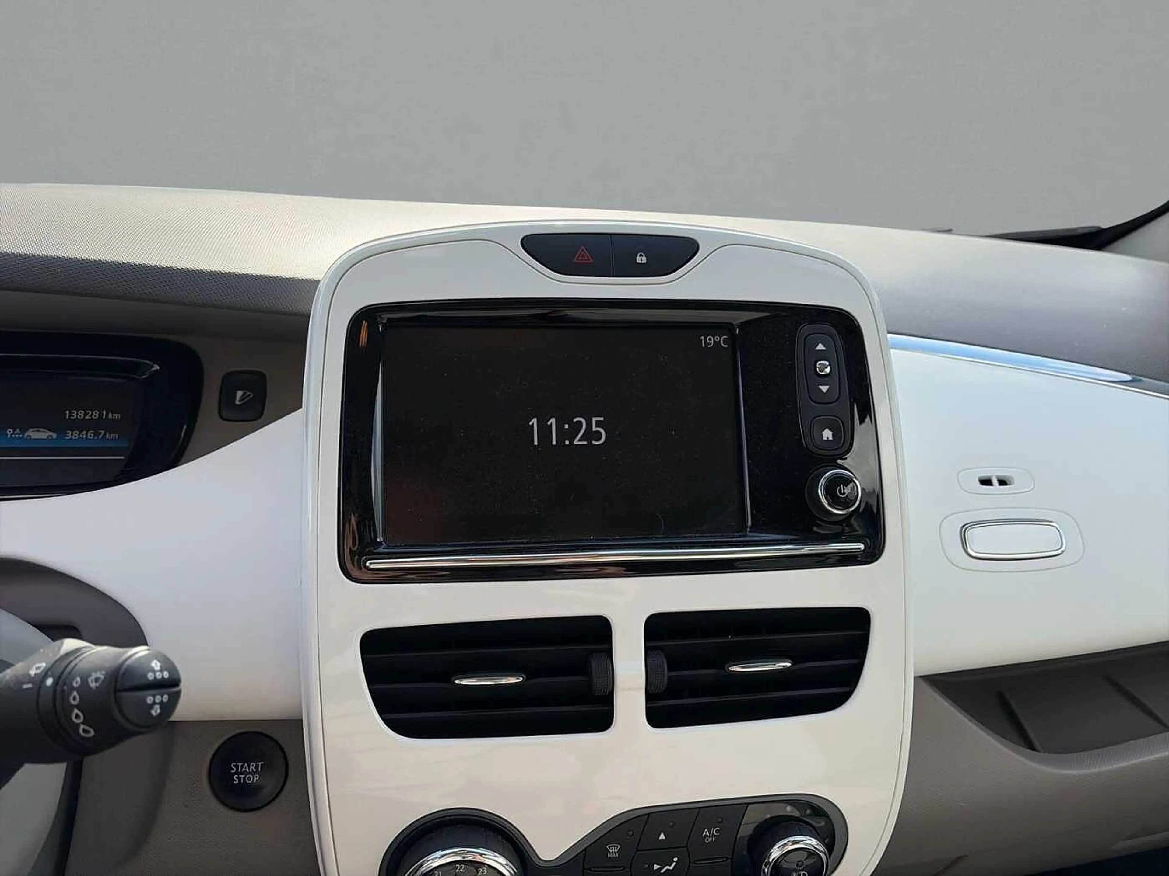 Renault ZOE Zen Intens R90 ZE40 Batteriekauf — photo 15
