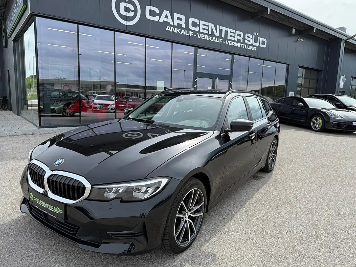 BMW 320 d Touring Aut. Schwarz - 1
