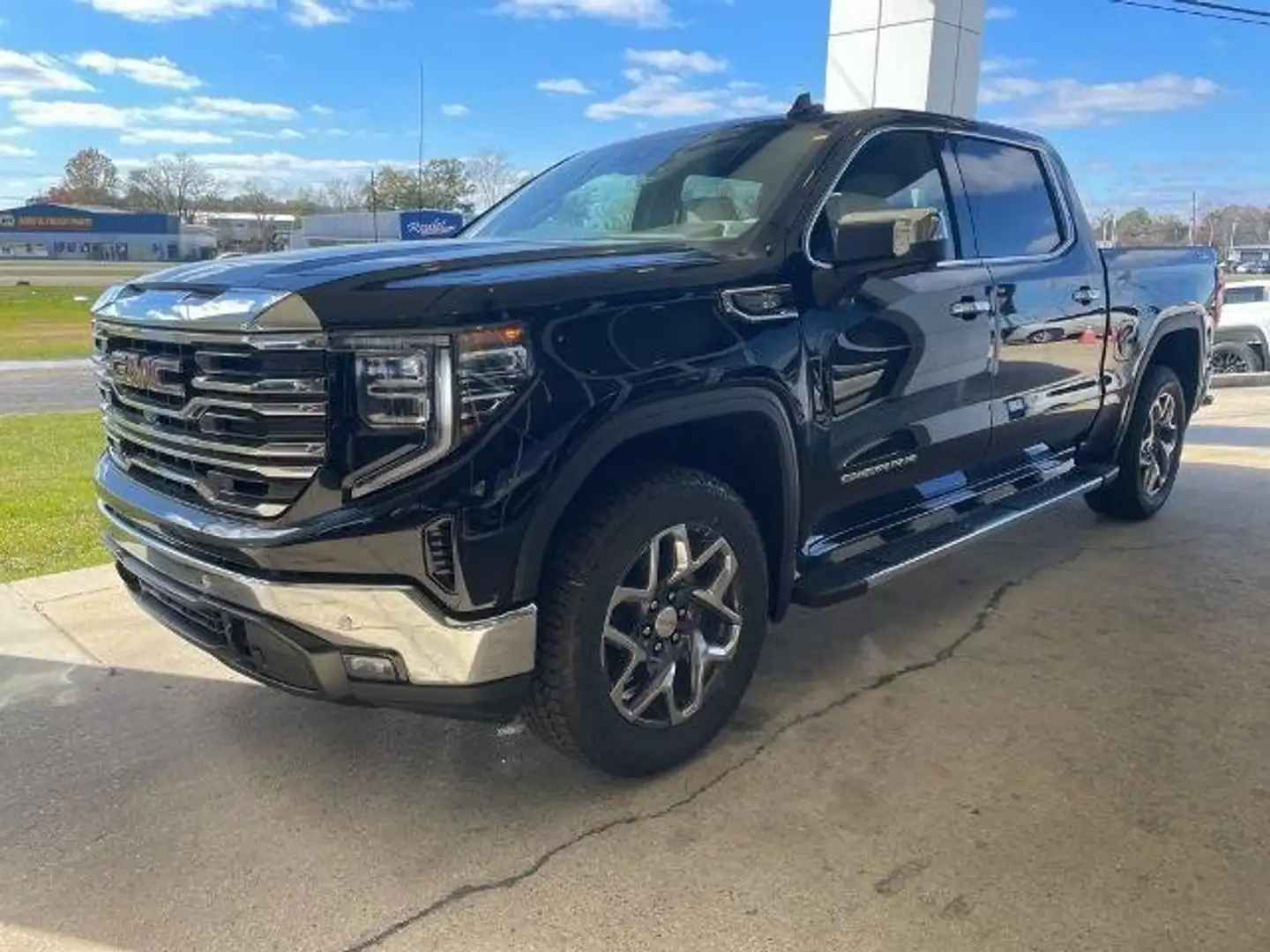GMC Sierra SLT 4x4, Adaptive Cruise, NEW Negro - 2