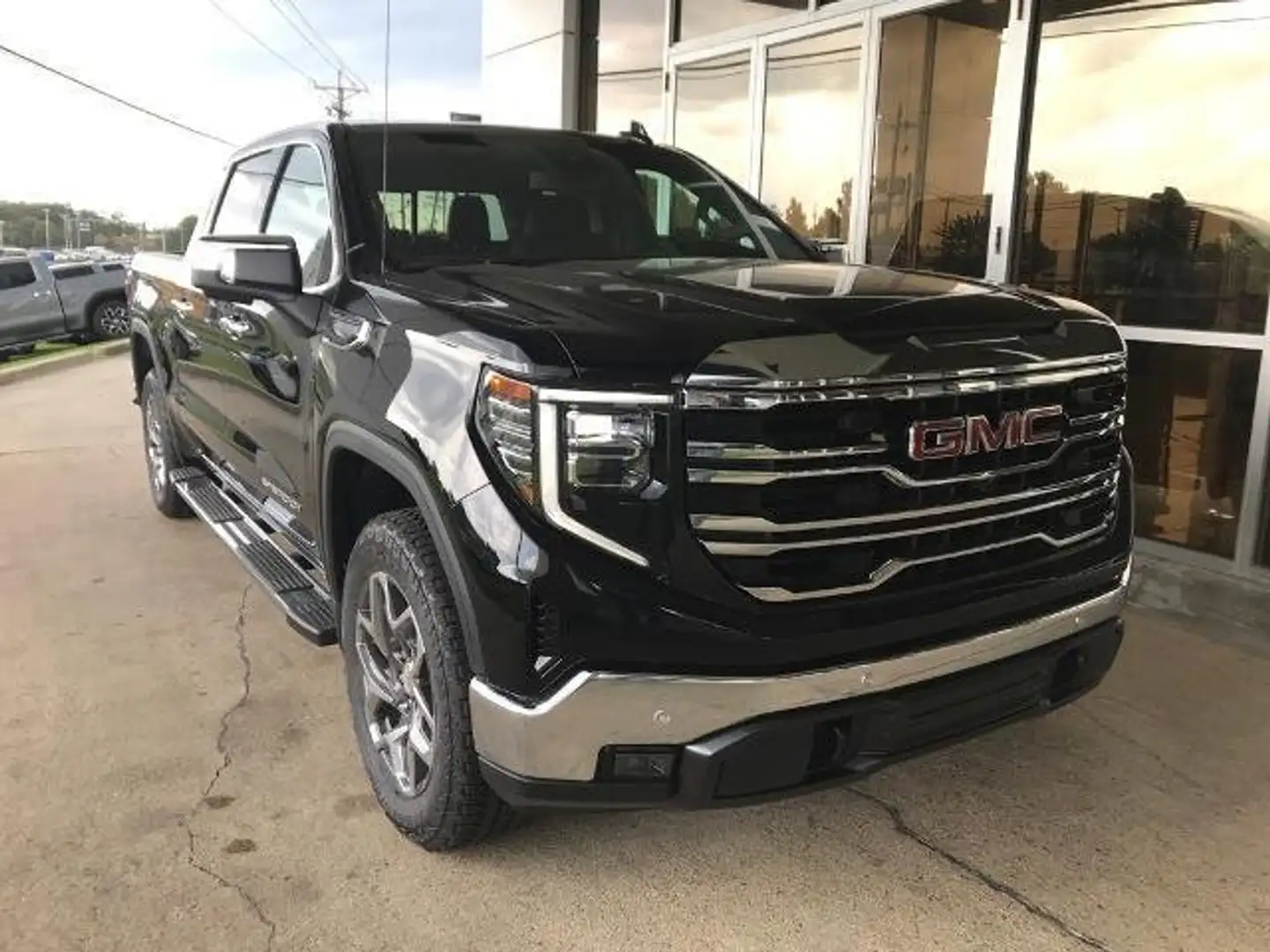 GMC Sierra SLT 4x4, Adaptive Cruise, NEW Negro - 1
