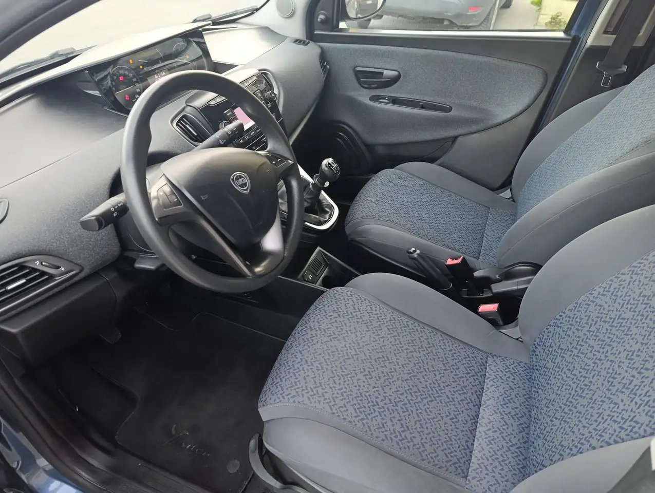 Lancia Ypsilon 2022 — фото 10