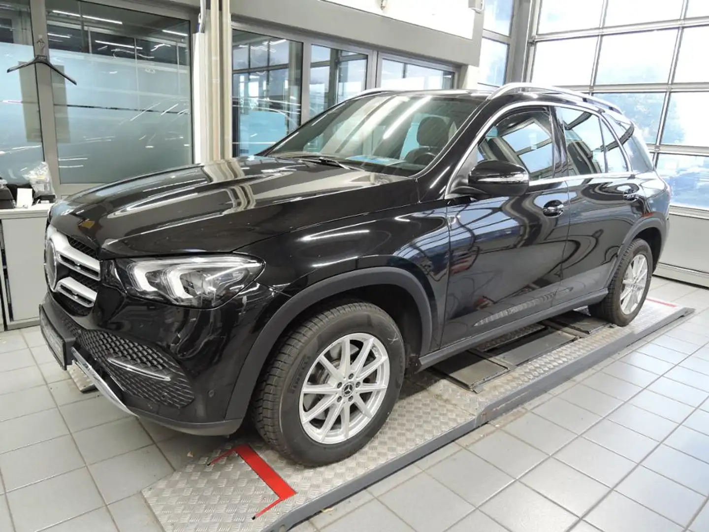 Mercedes-Benz GLE 350 d 4M AMG-Int./Multibeam/Panorama-SD/AHK Schwarz - 1