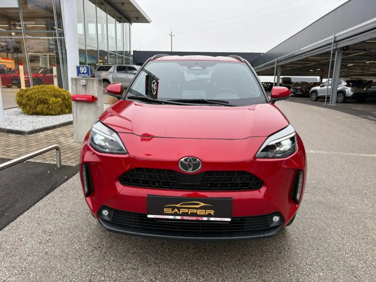 Toyota Yaris Cross - 1,5 l 4x2 HY Active Drive Rot - 2