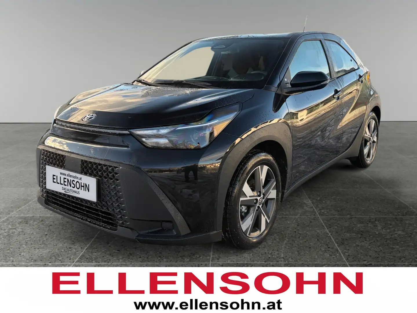 Toyota Aygo X AYGO X 1,5 l Active CVT Schwarz - 1