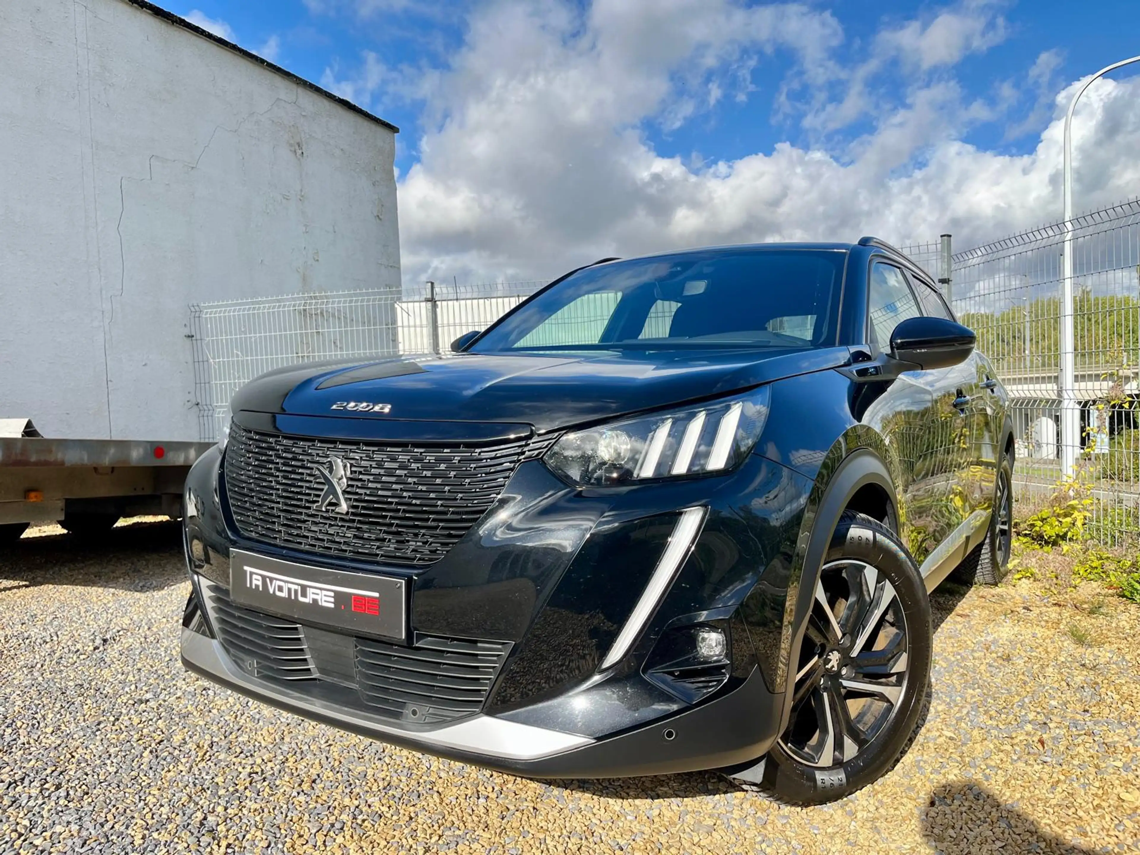 Peugeot e-2008 50 kWh GT Soh92%/FULL-LED/NAV/CARPLAY/CAMERA/ACC/PDC/SIEGES-CHAUFF — photo 2