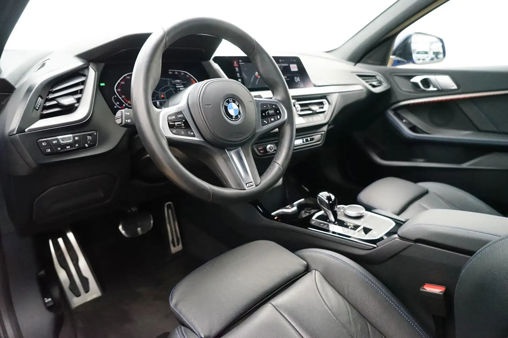 BMW 120 i 5-Türer A [M Sport, LC Prof., SHZ, PDC, LED] Blau - 2