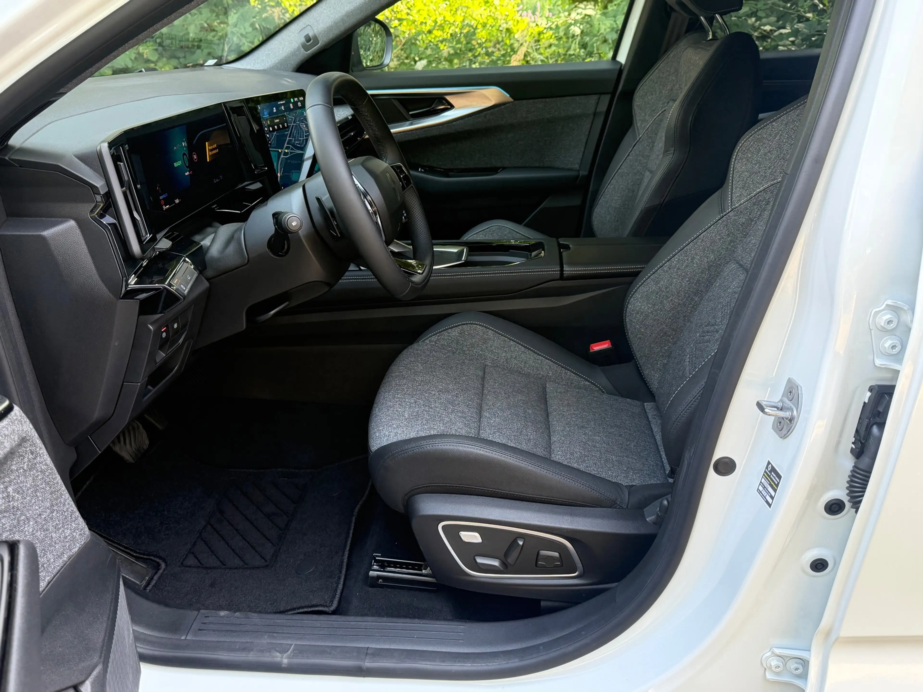 Renault Espace E-Tech full hybrid 200 techno 7p. Nw Model 1 Eig.b — photo 14