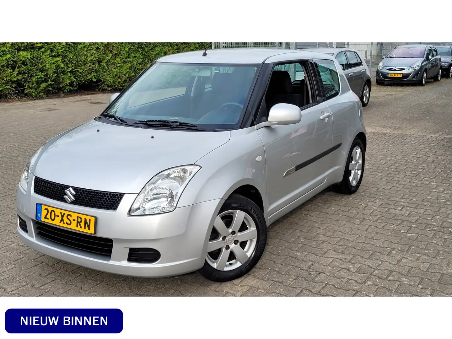 Suzuki Swift 1.3 GLS Sportvelgen Grau - 1