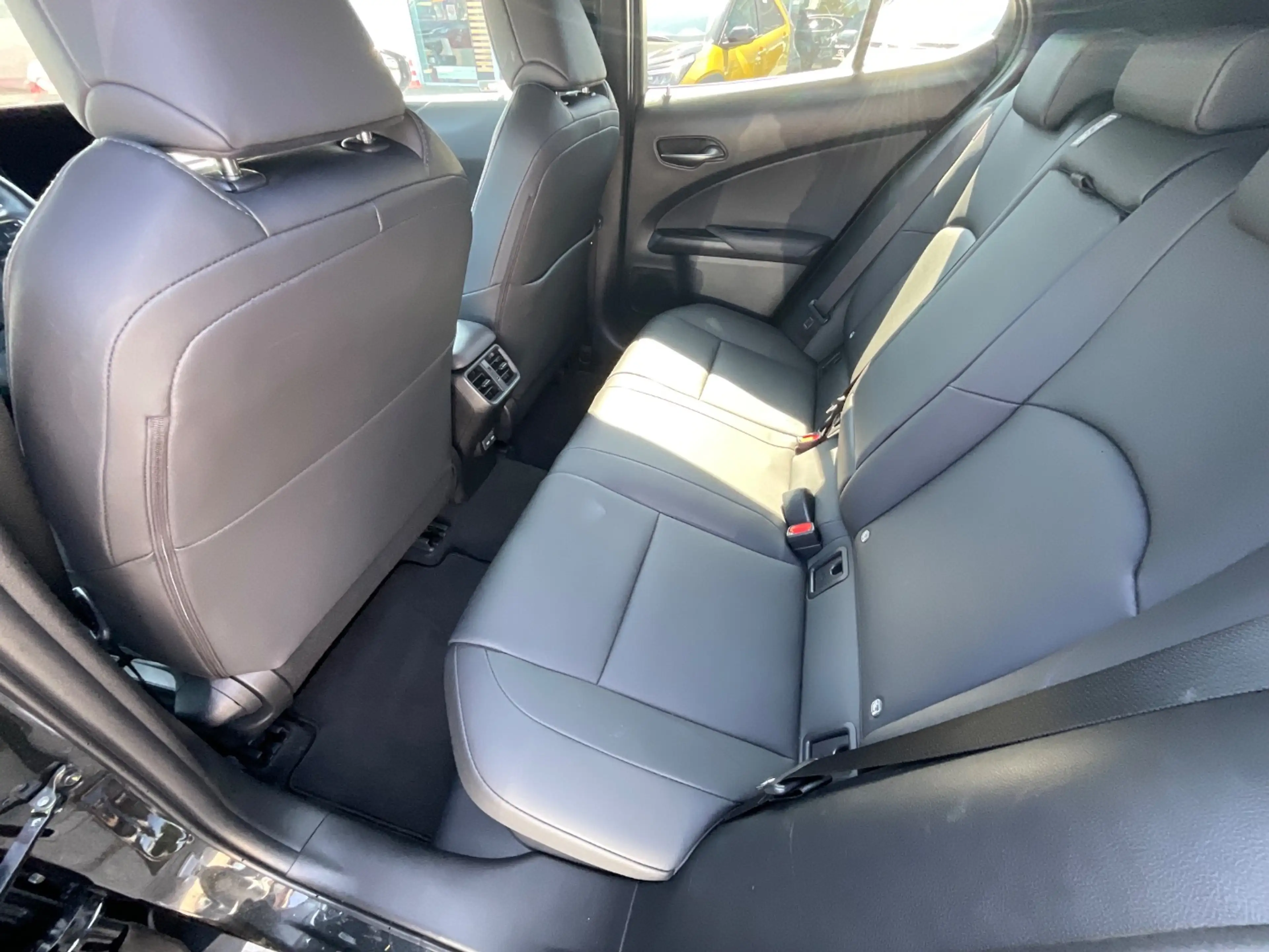 Lexus UX 250h UX 250 h F Sport Design ACC+LED+SHZ+2xKlima+Kam. — photo 13